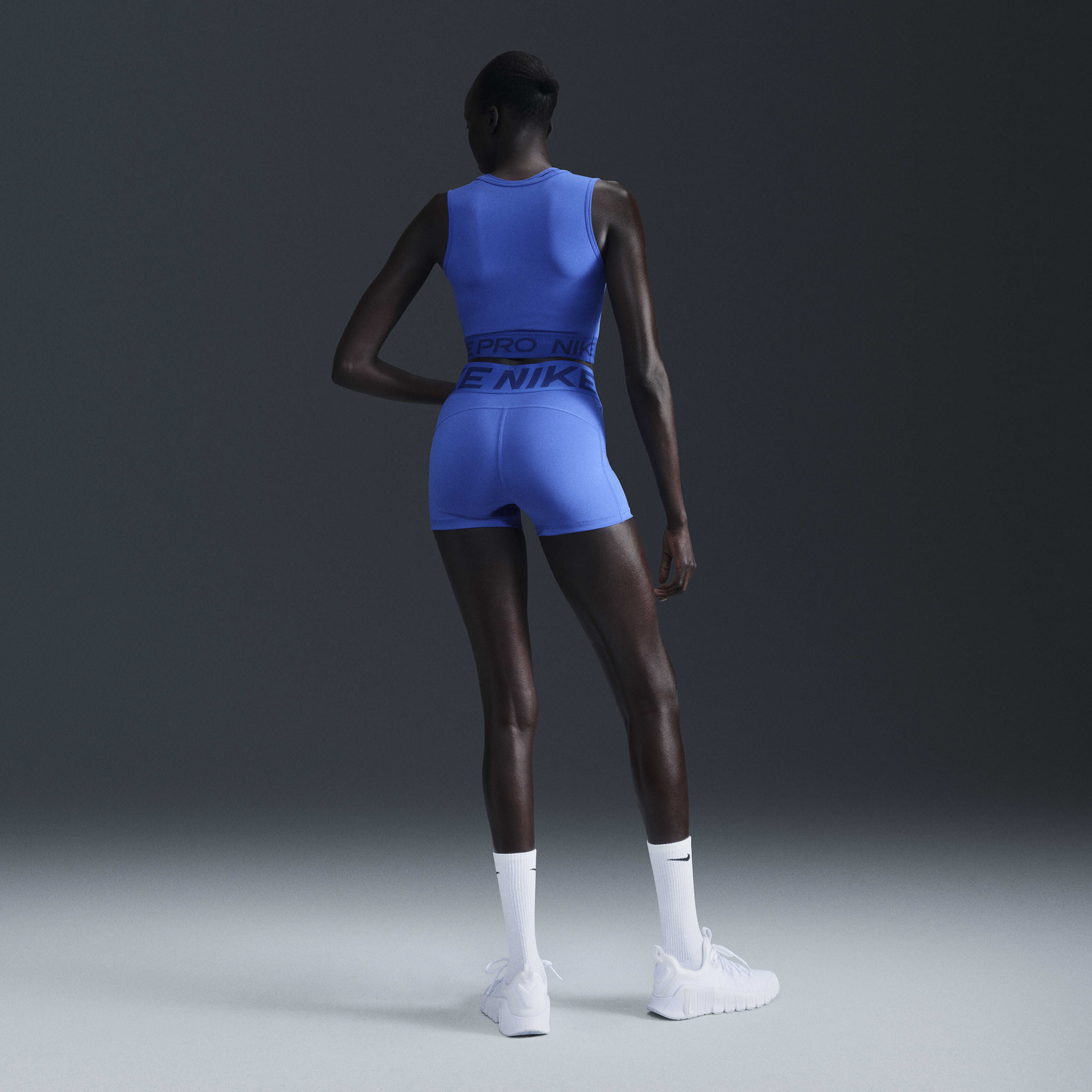 Nike Pro Sculpt image number 4