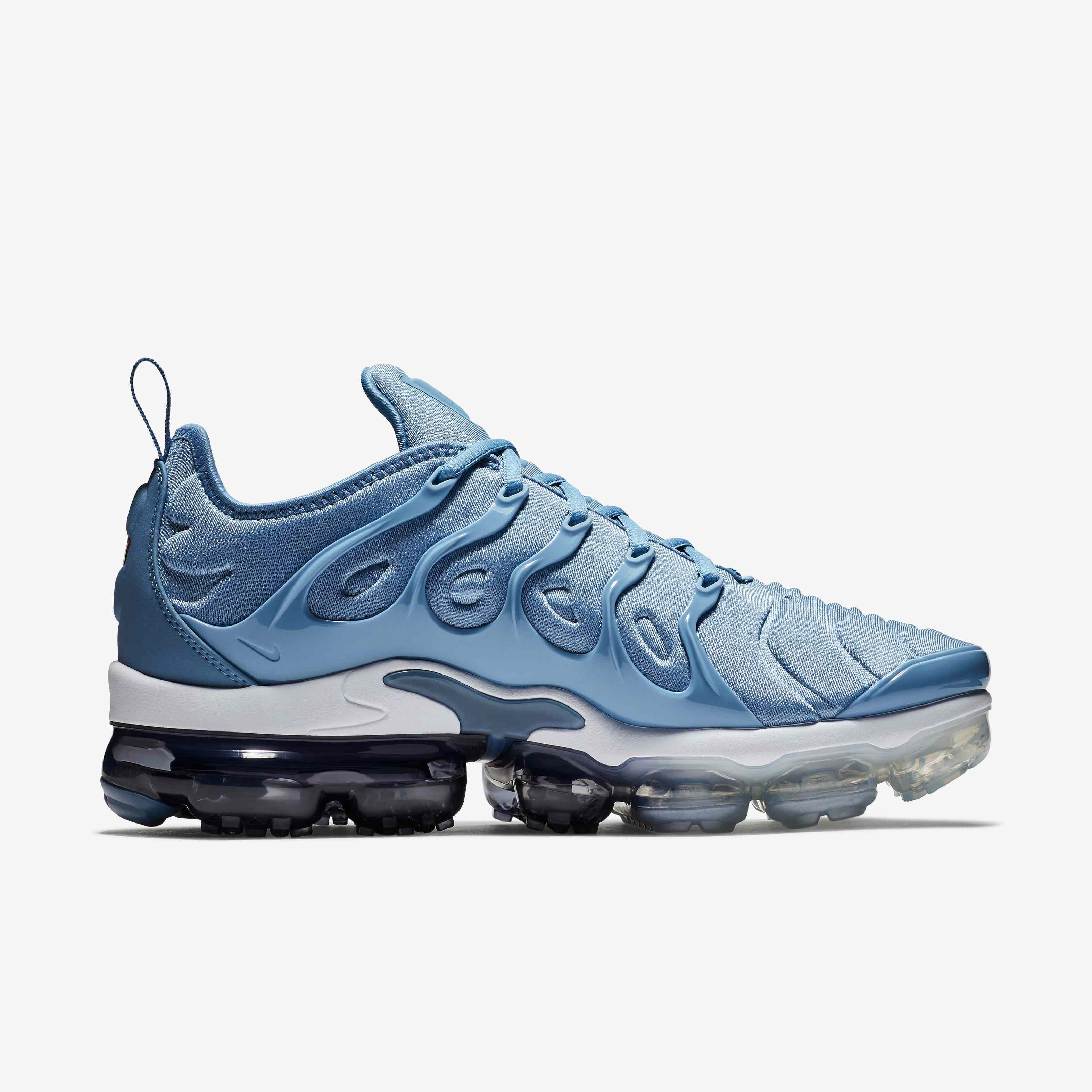 Nike Air VaporMax Plus image number 2