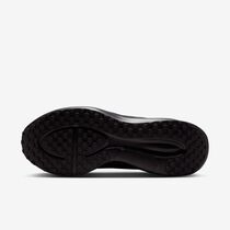 Nike Revolution 8