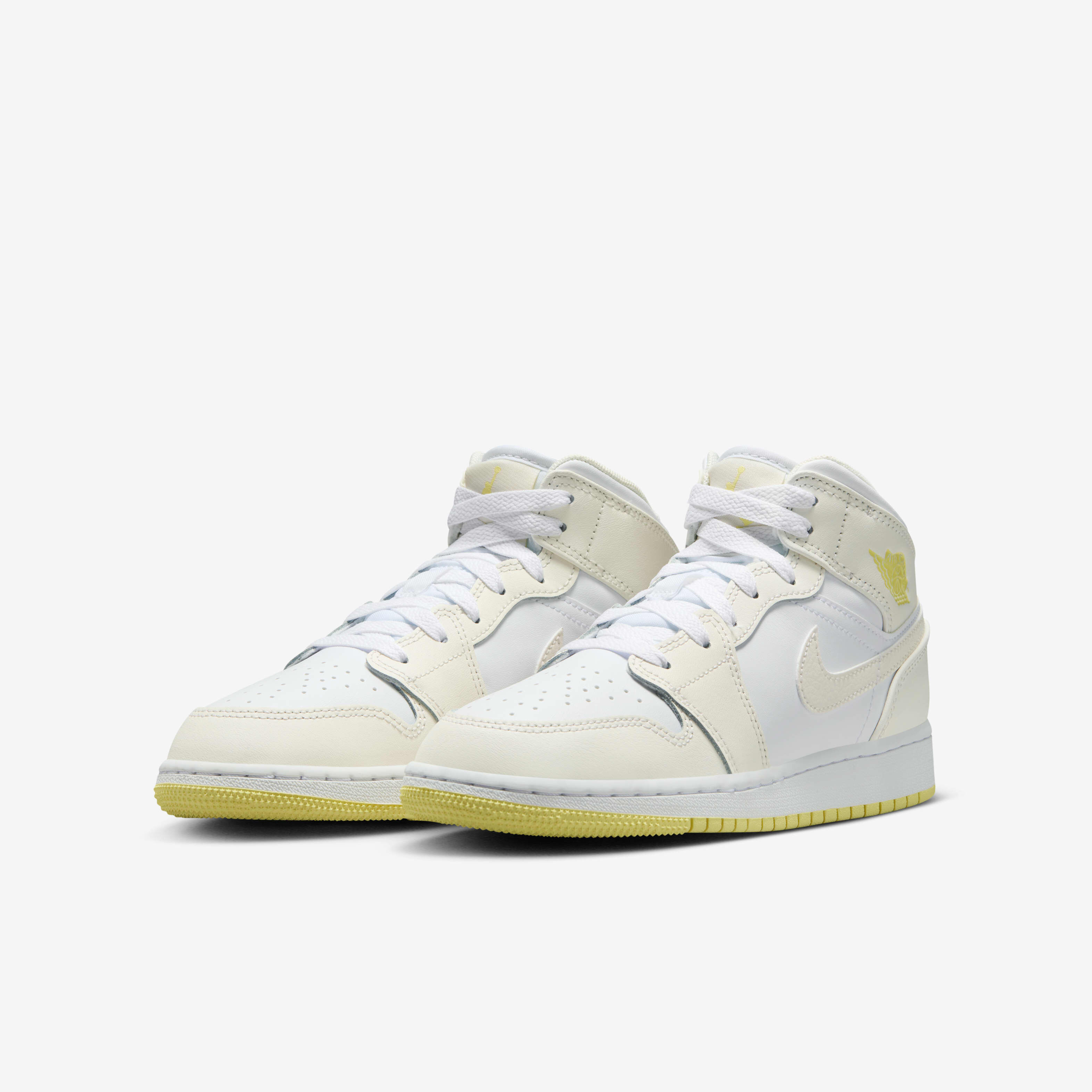 Air Jordan 1 Mid image number 4