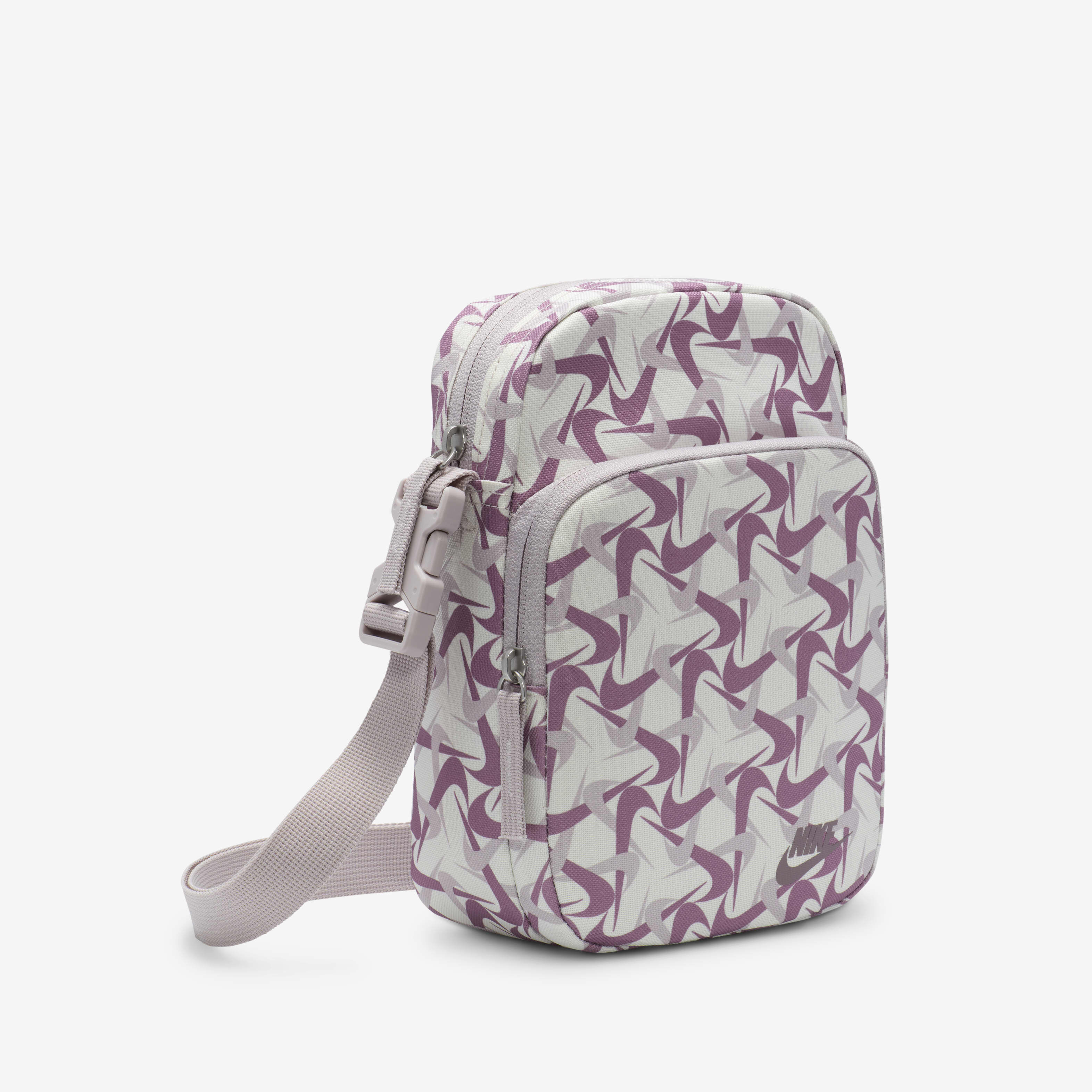 نايكي هيرتج image number 2