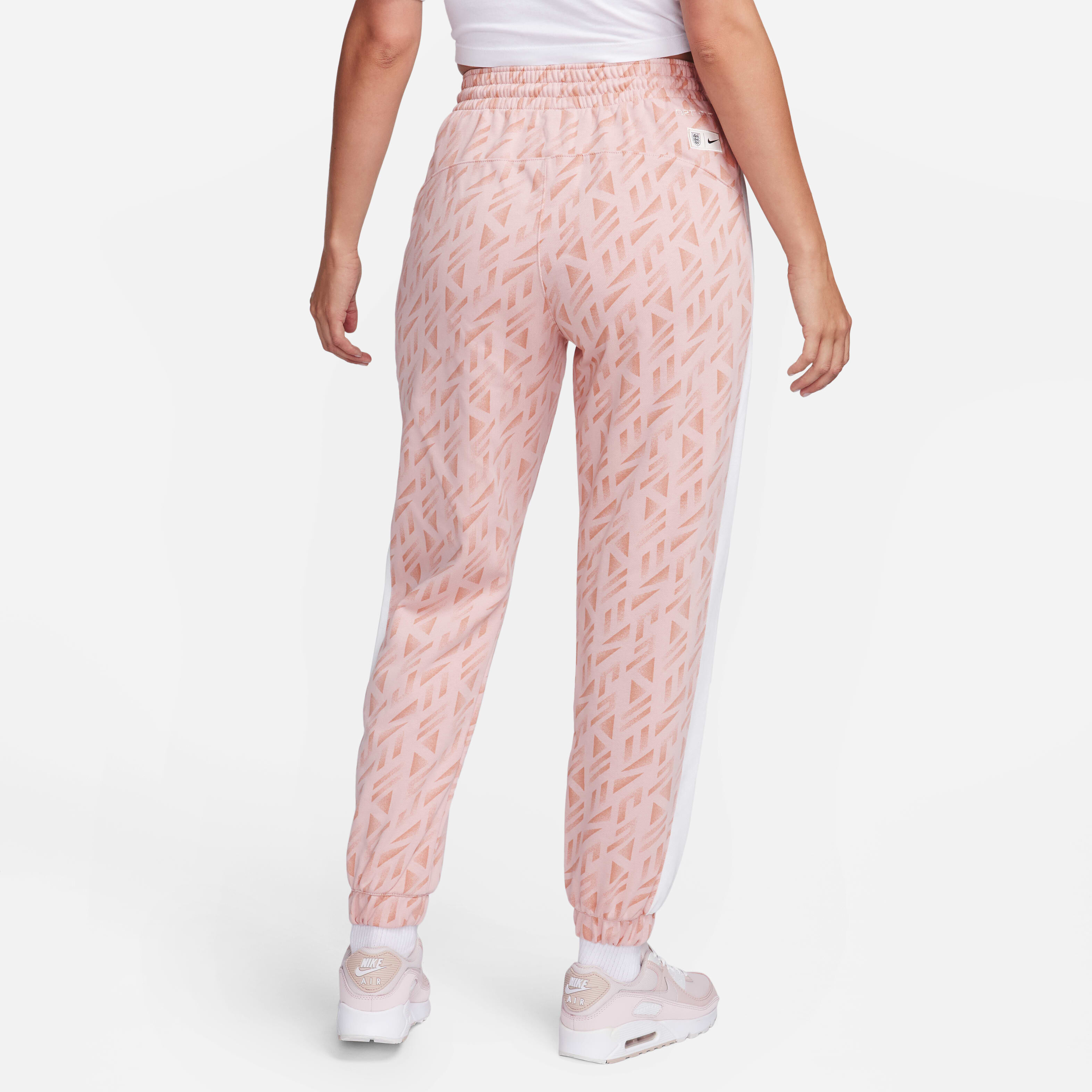 إنجلترا ستاندرد اشيو image number 1