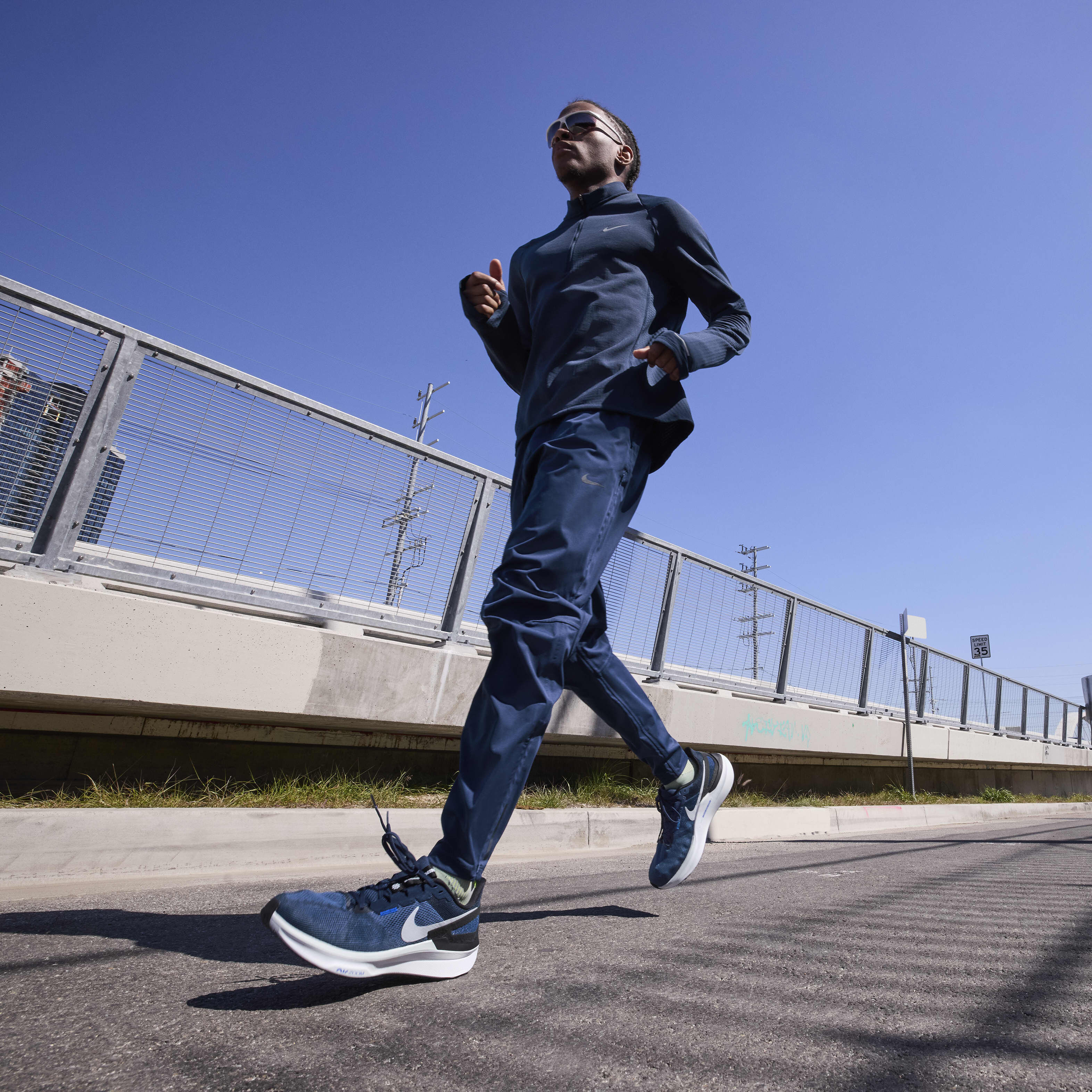 Nike Structure 25 image number 10