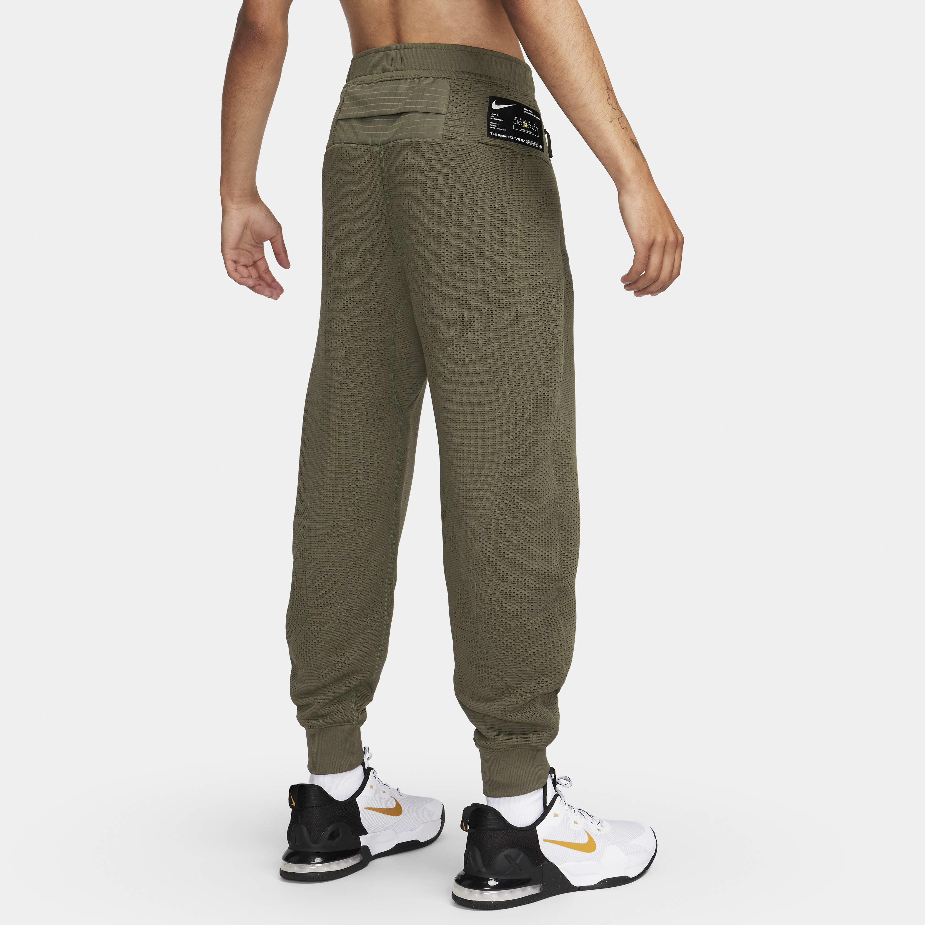Nike therma olive shop