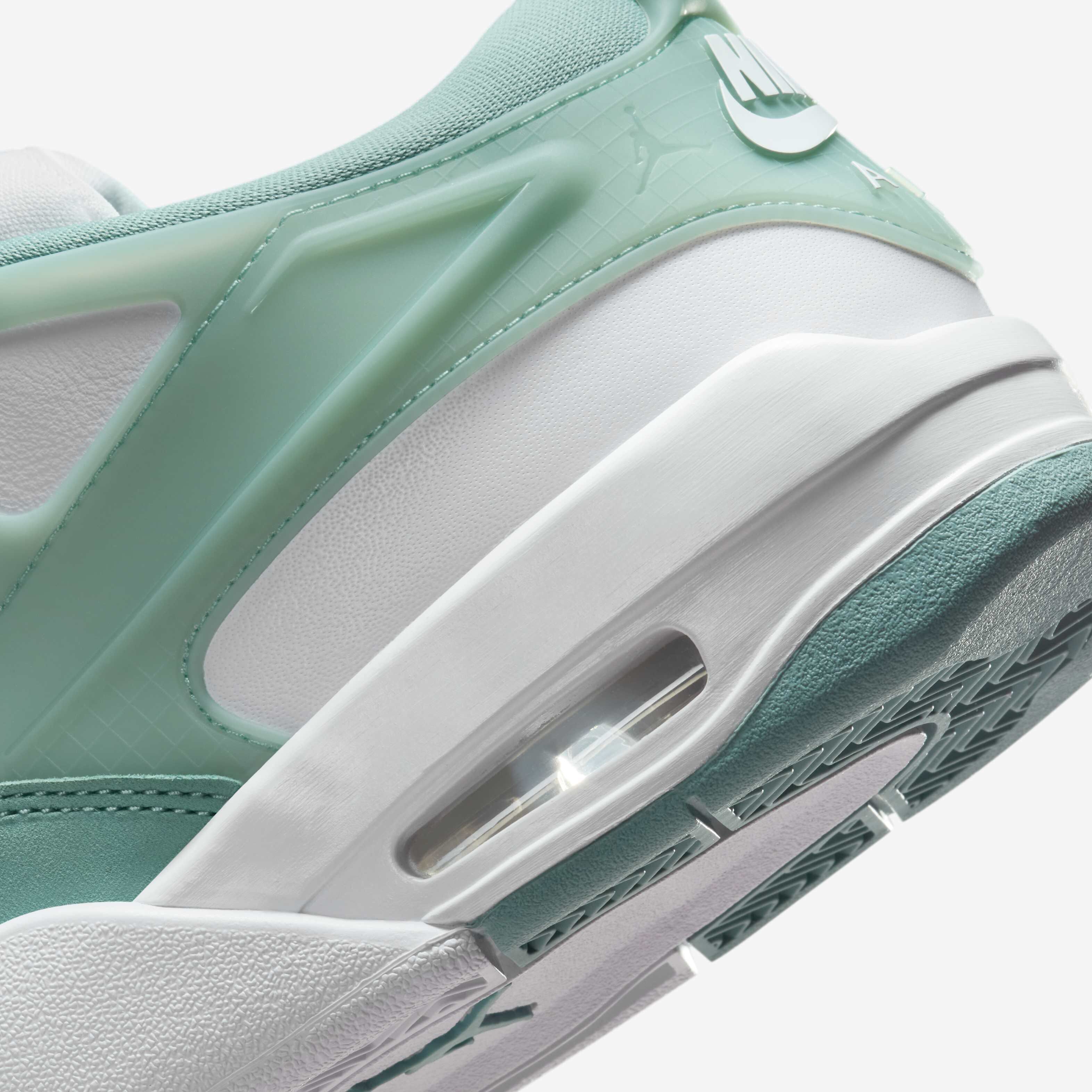 Air Jordan 4 RM image number 7