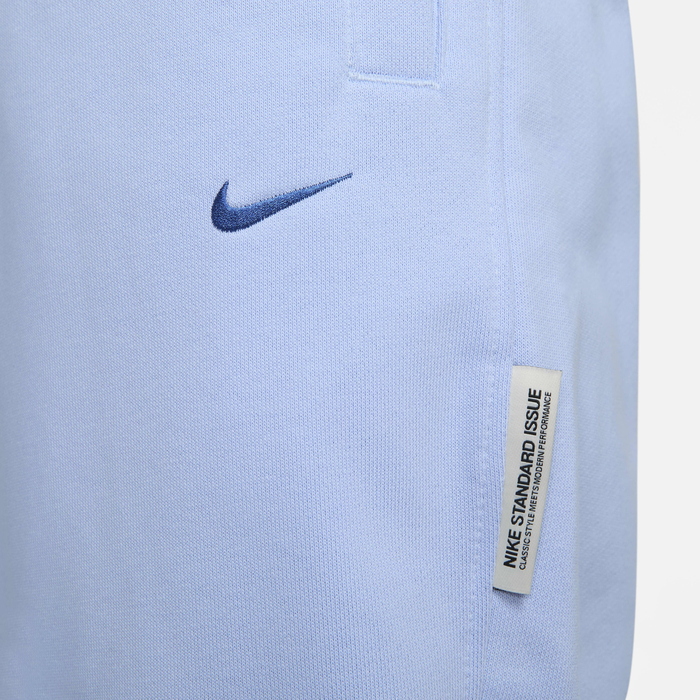 Nike Standard Issue image number 3 Nike Standard Issue image number 3