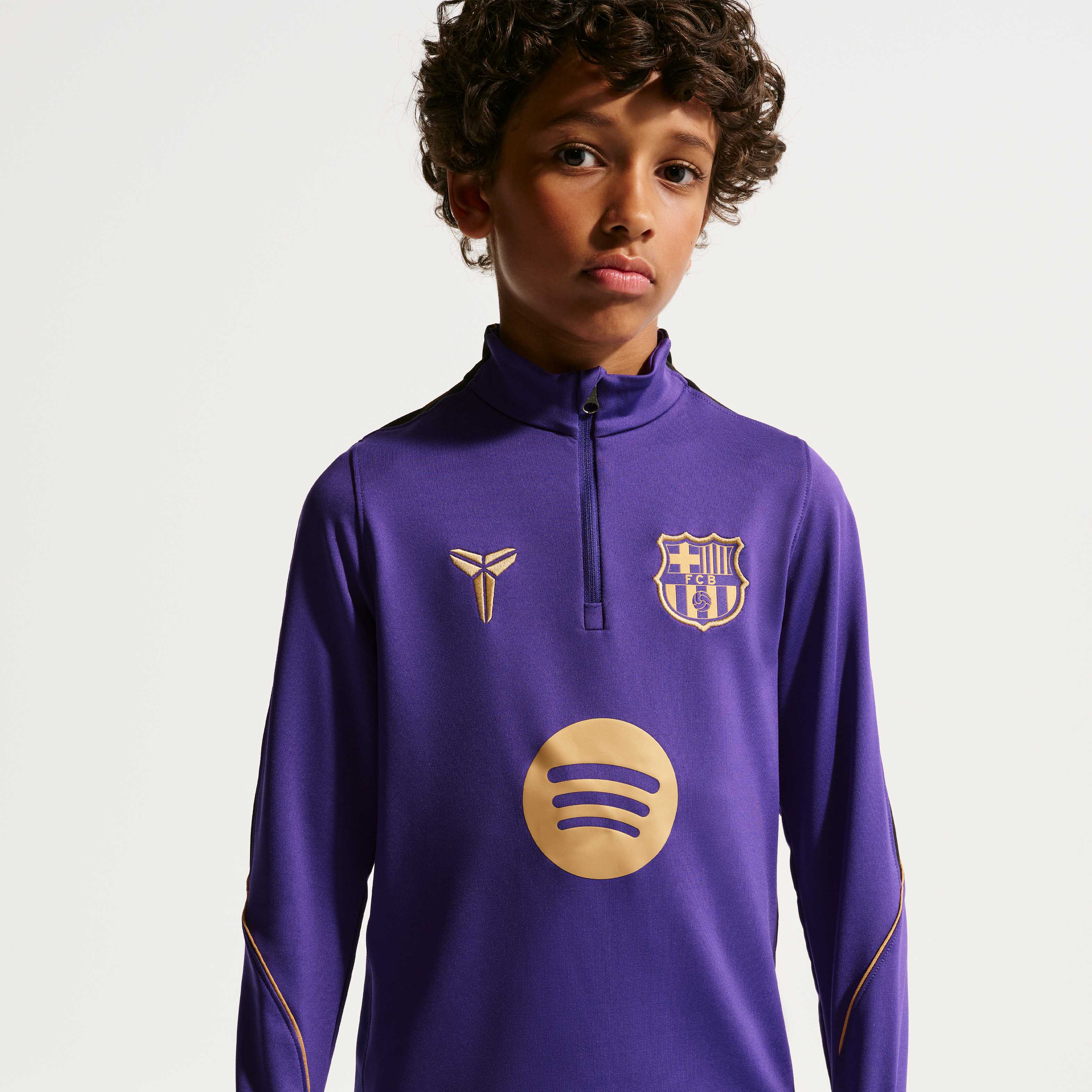 برشلونة سترايك الاحتياطي image number 2