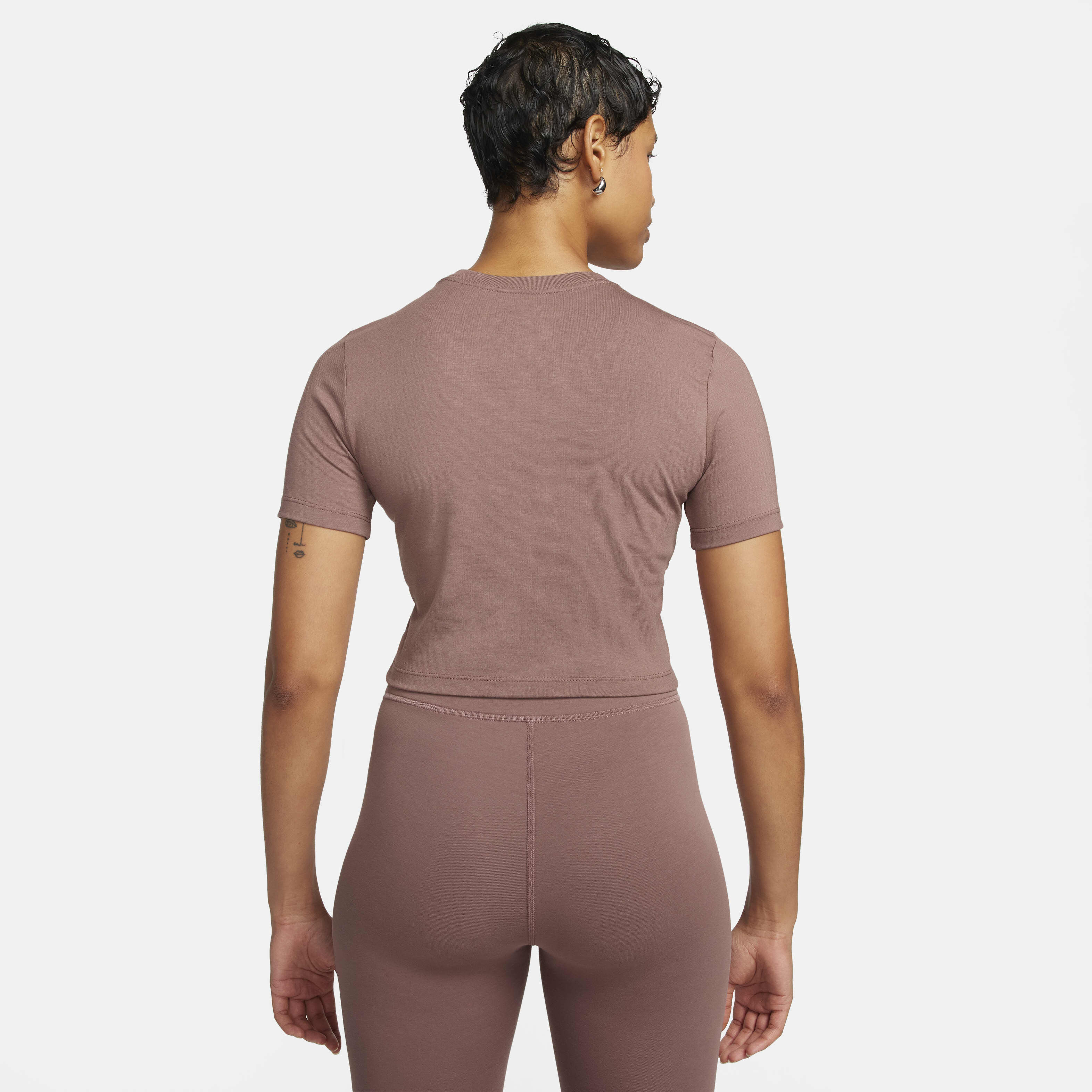 Nike Sportswear Essential image number 1