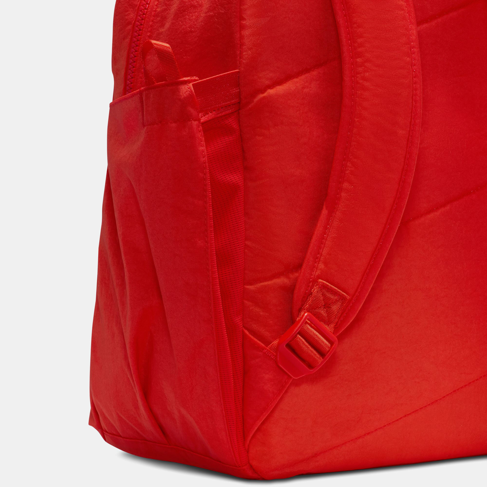 نايكي أورا image number 5