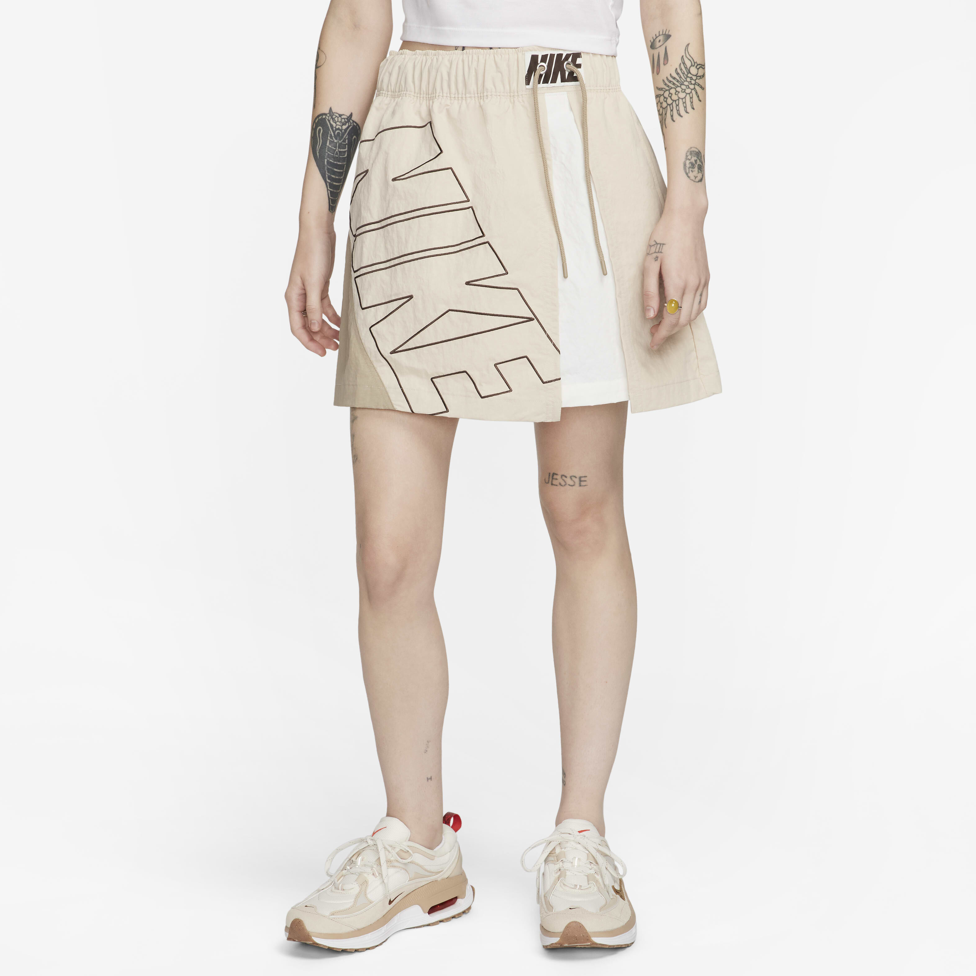 نايكي سبورتسوير &times; نايكي يونايتد image number 0