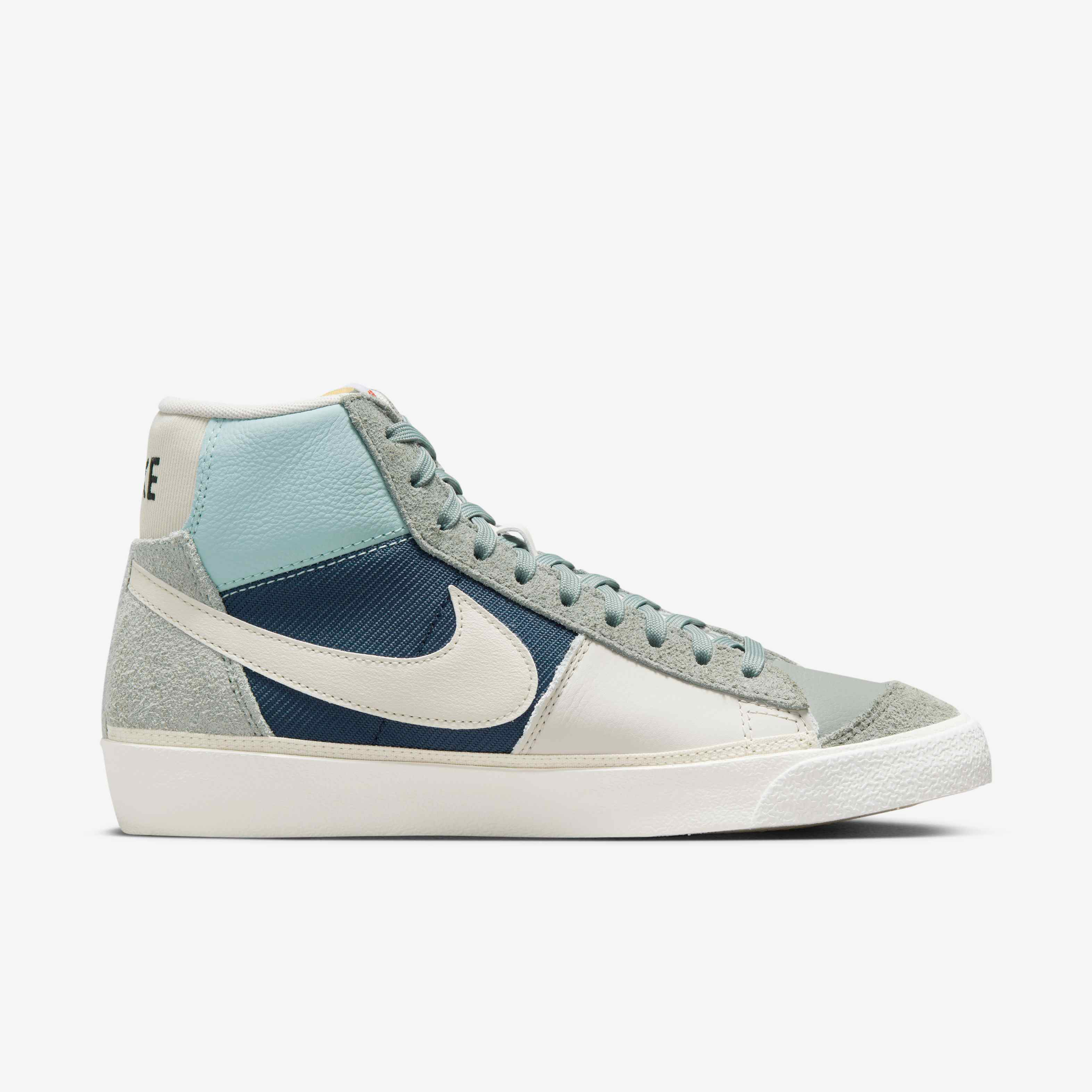 Nike Blazer Mid Pro Club image number 3