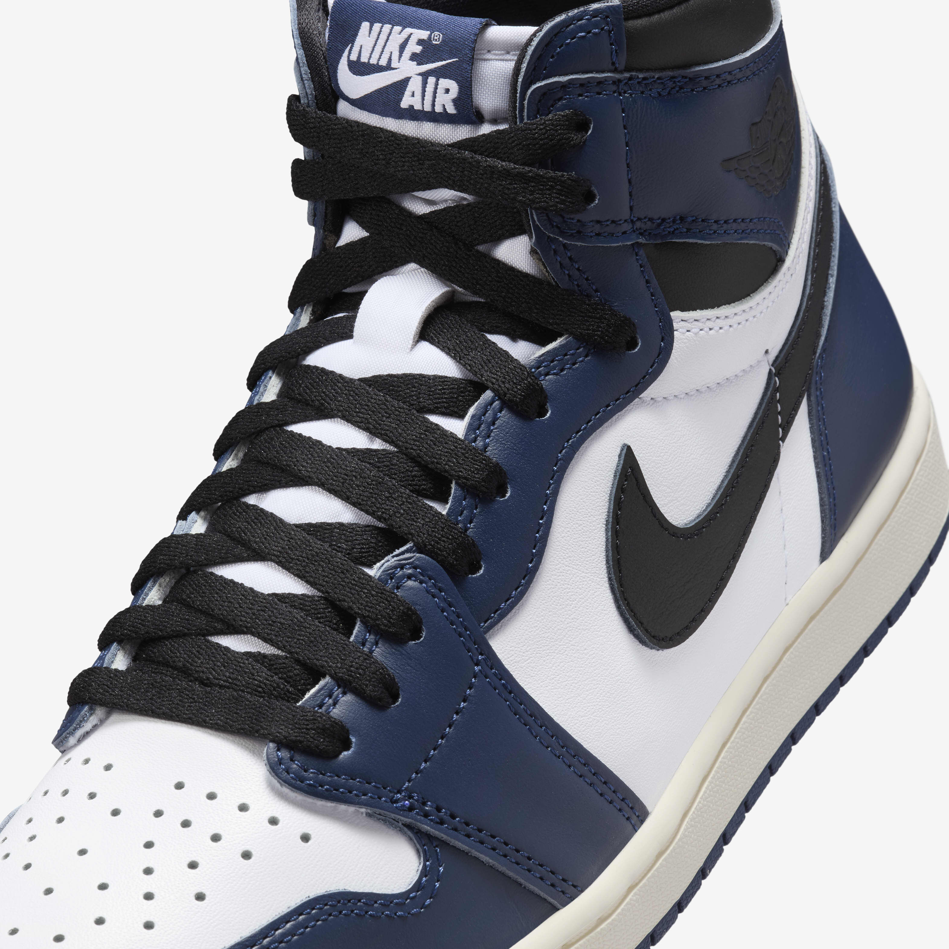 Buy Air Jordan 1 Retro High OG Men s Shoes Nike Kuwait Official