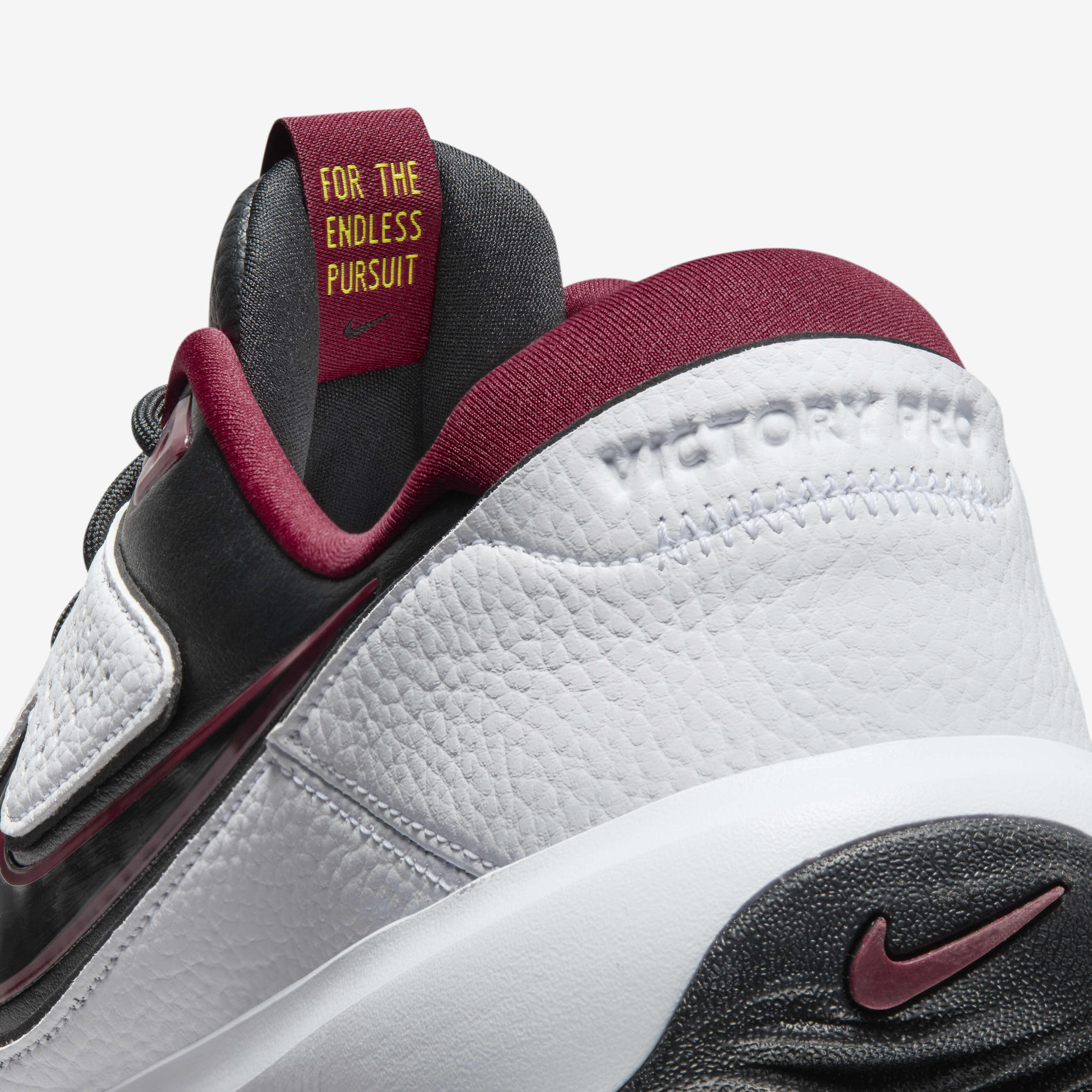 Nike Victory Pro 3 image number 9