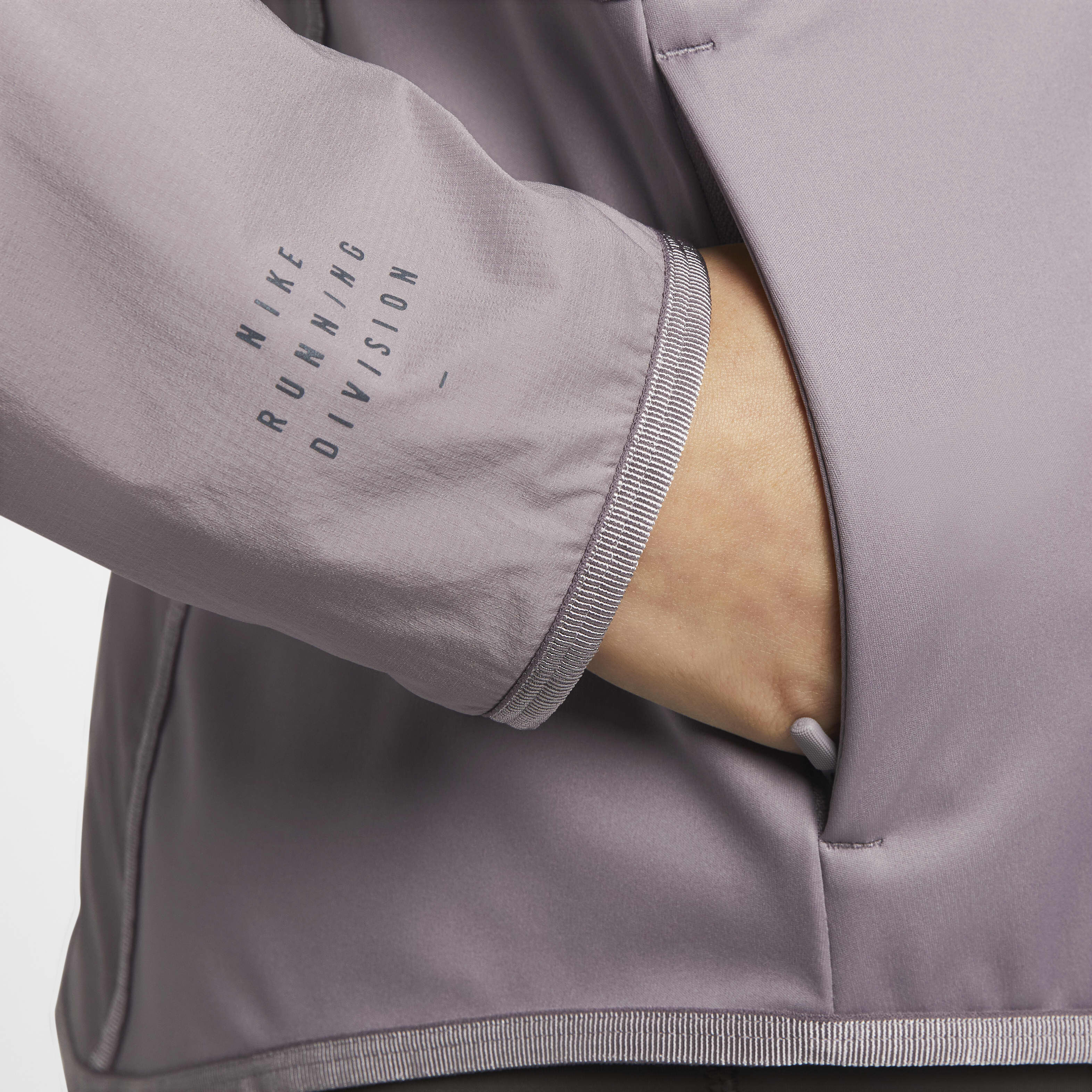 Nike Storm-FIT Run Division image number 3