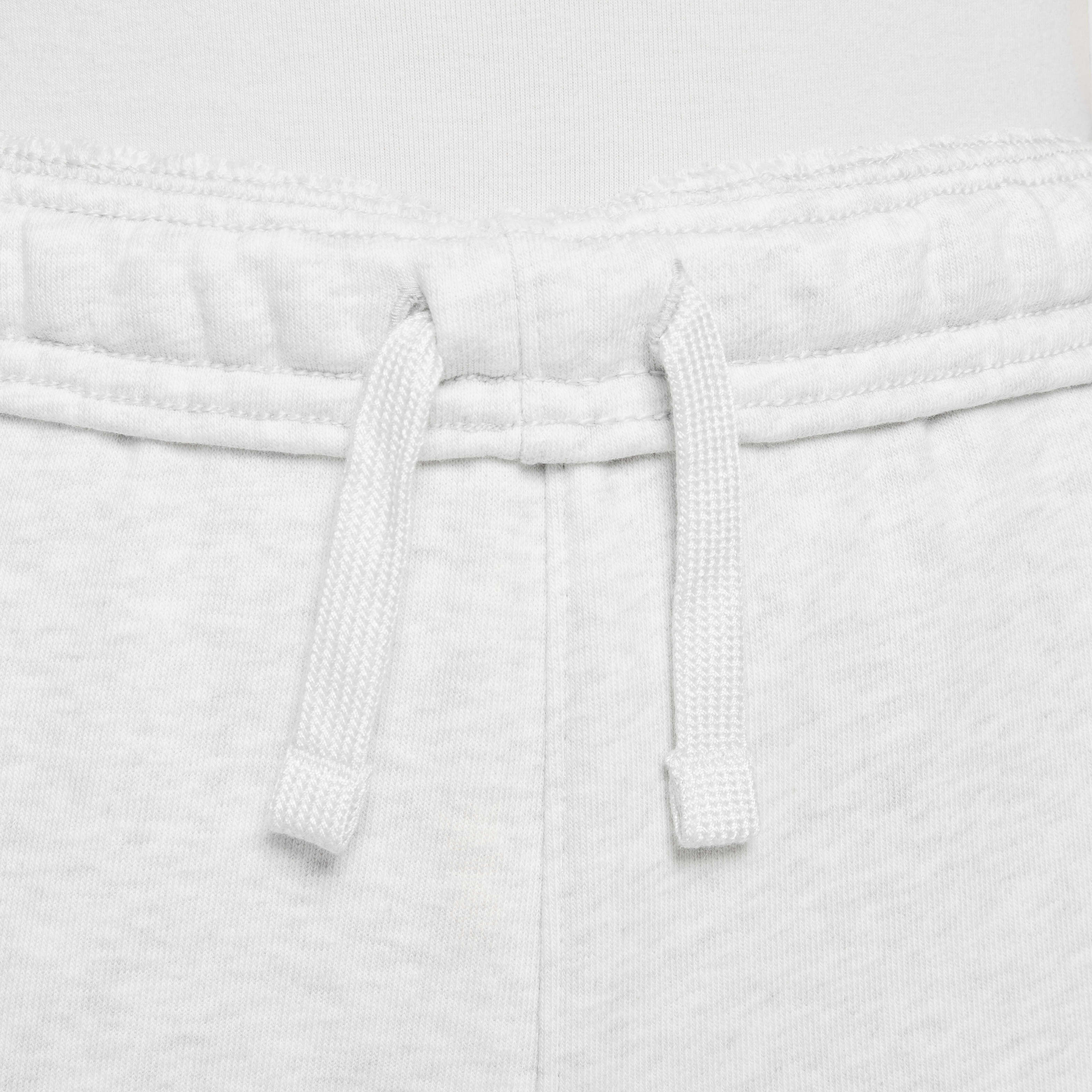 LeBron Standard Issue image number 2