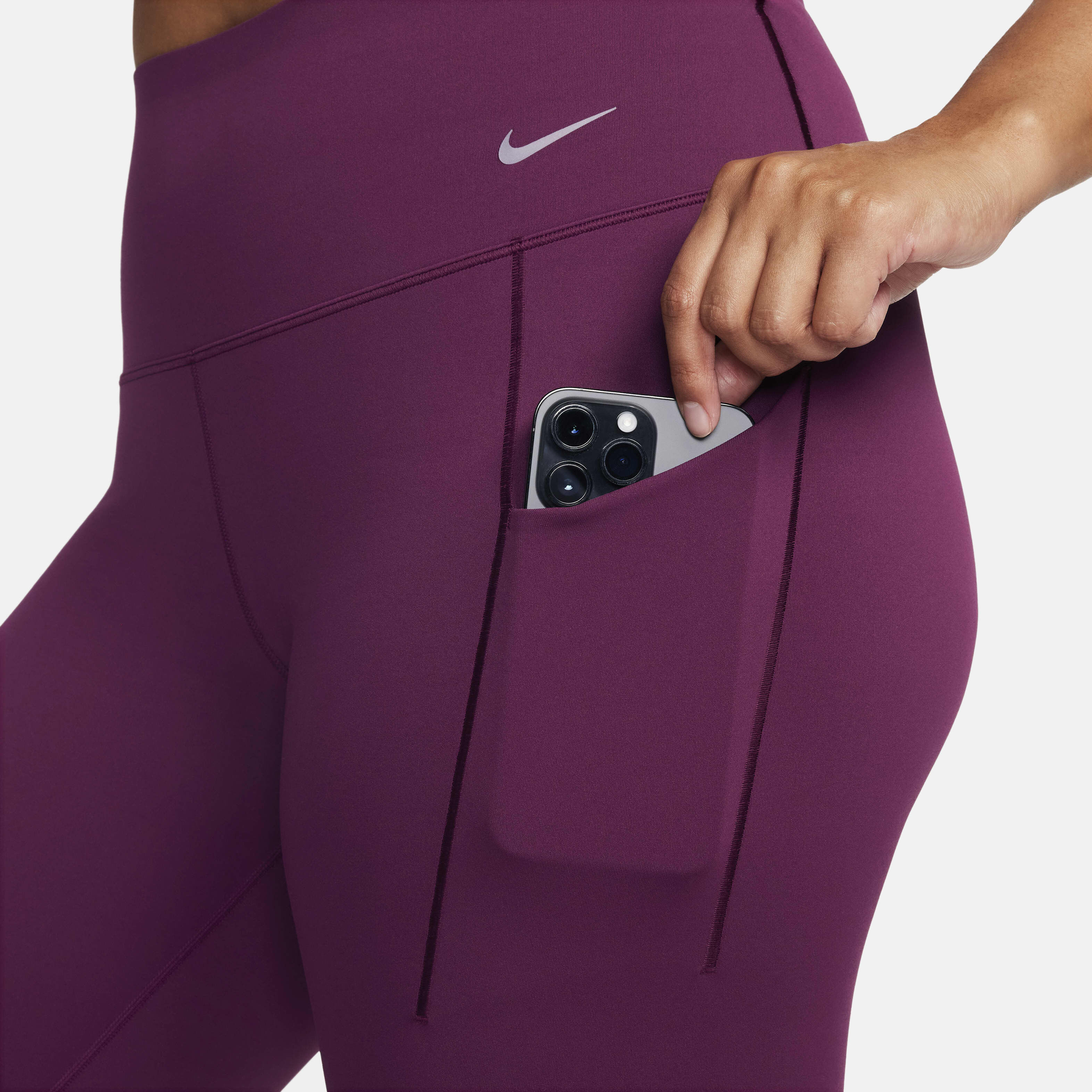 نايكي يونيفيرسا image number 7