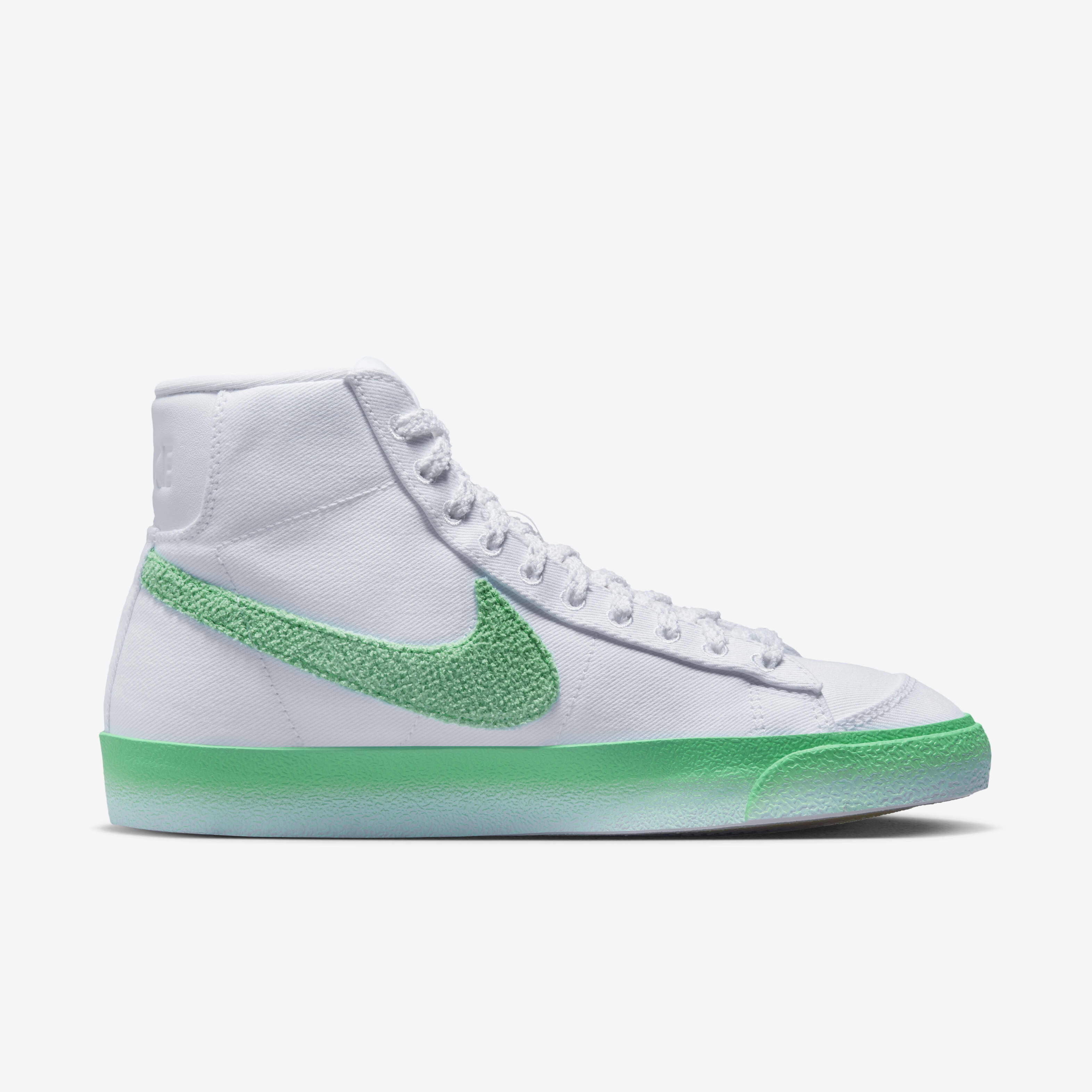 Nike Blazer Mid '77 image number 2