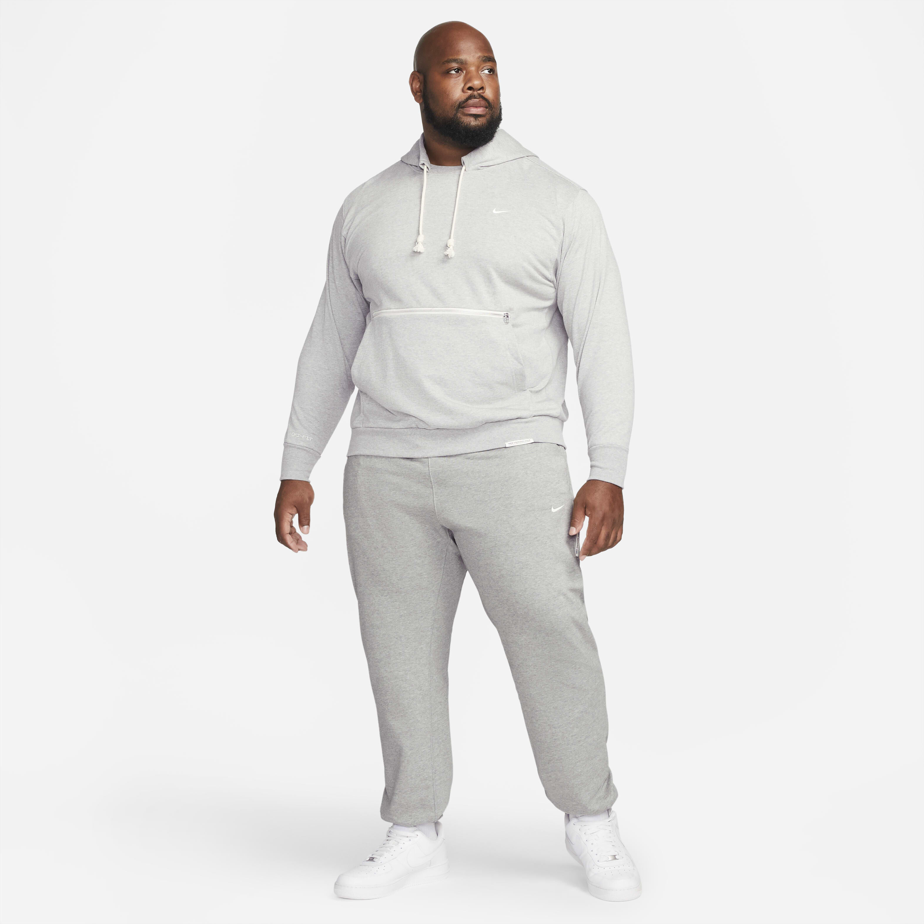 Nike Standard Issue image number 13