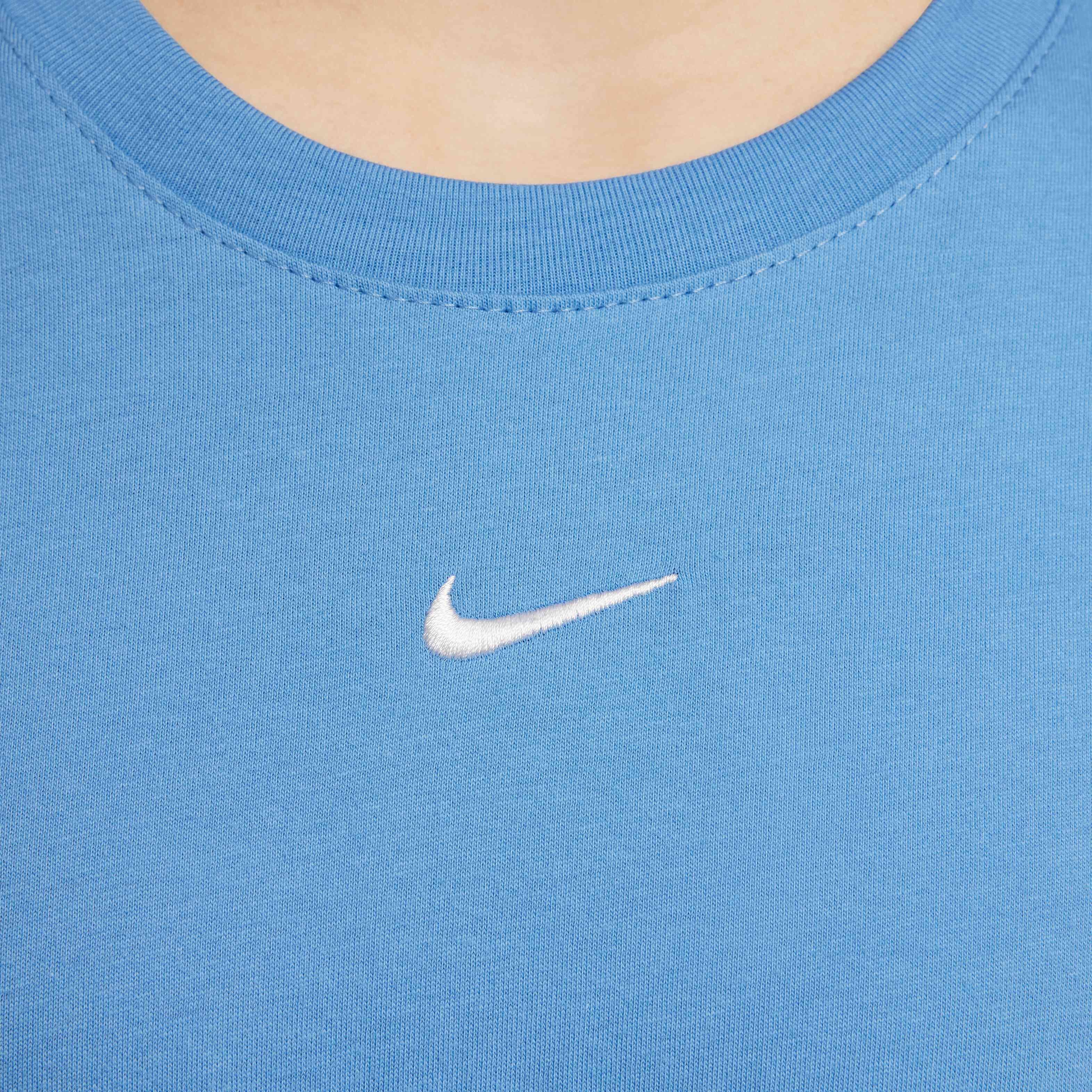 Nike Sportswear Essential image number 3