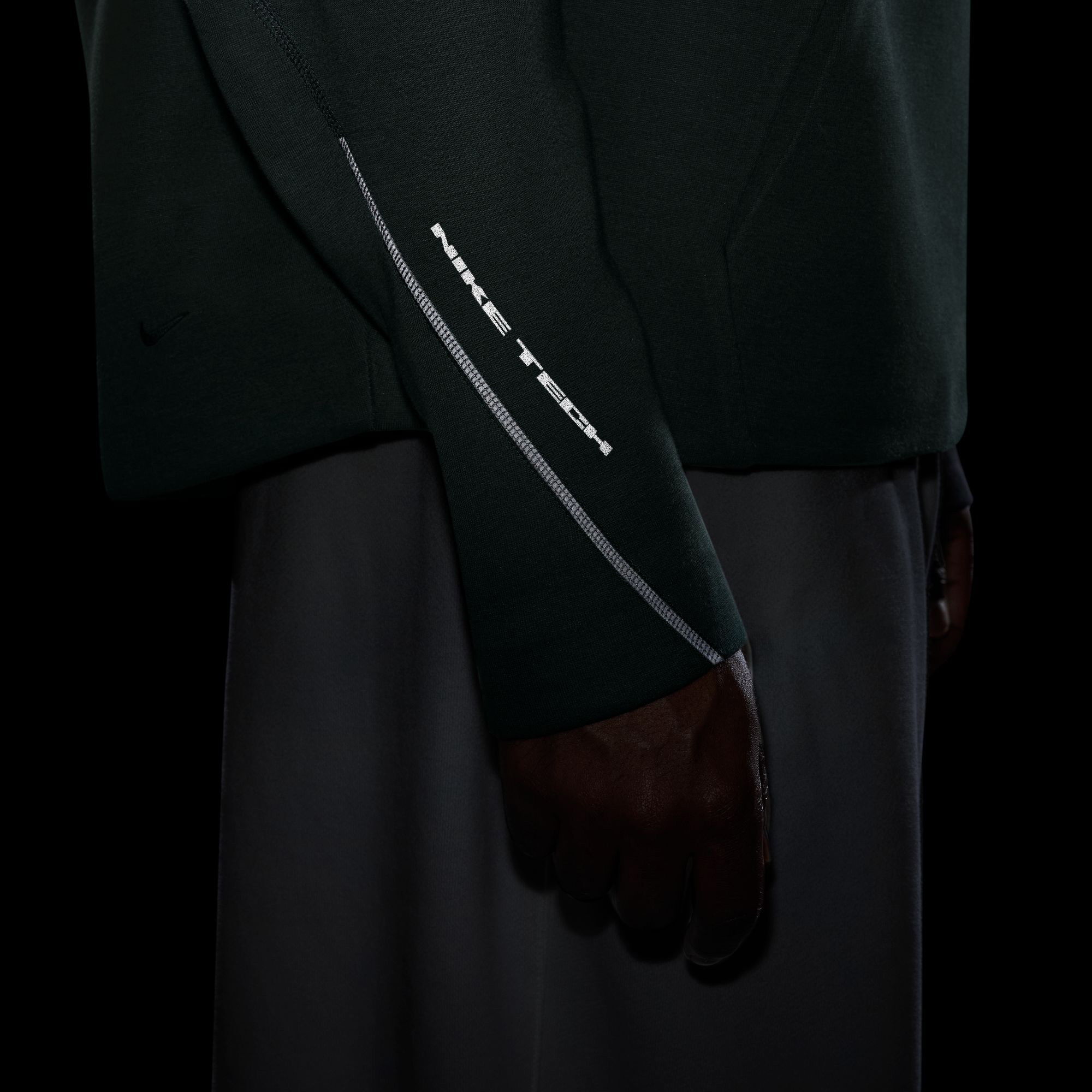 Nike Tech image number 3