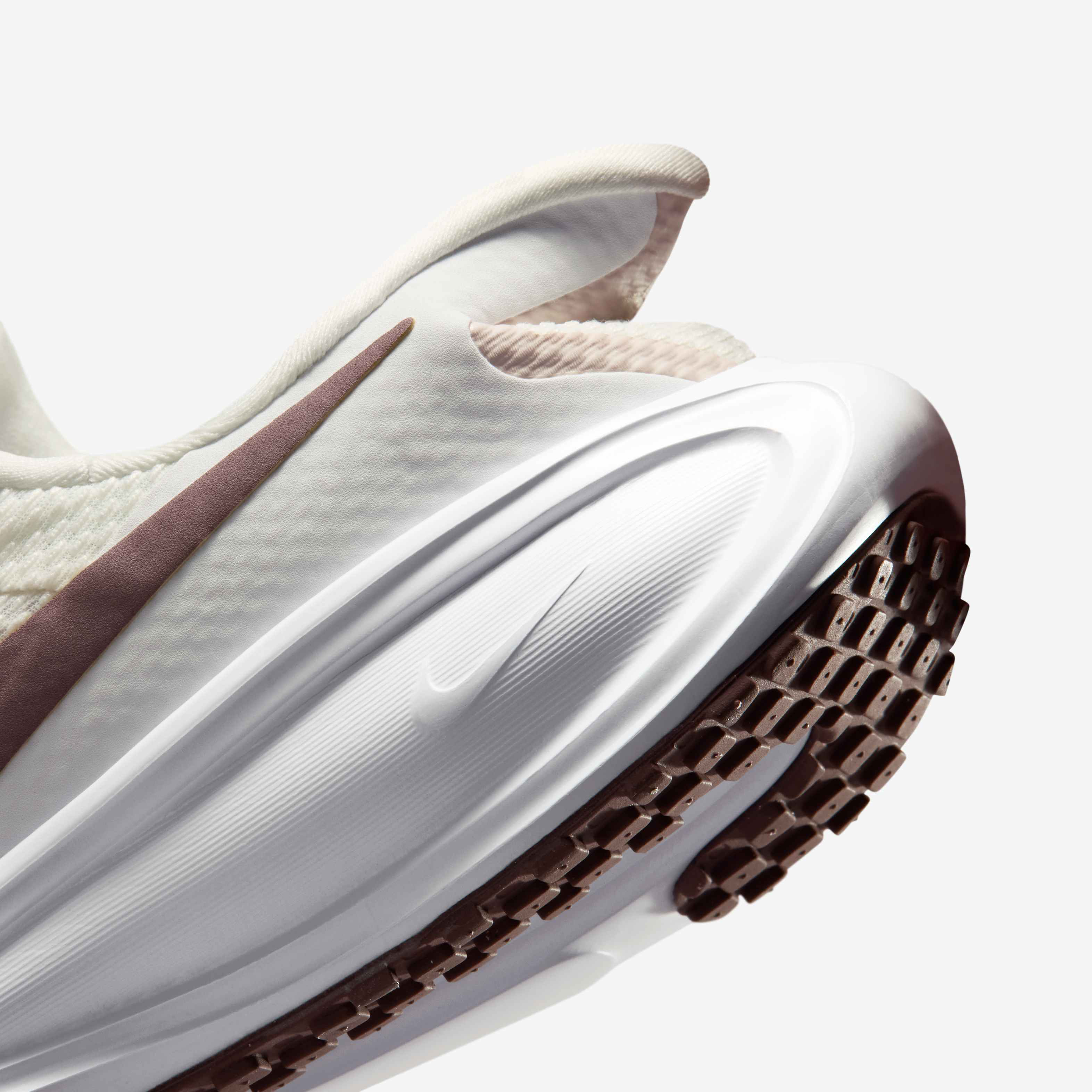 نايكي ريفلوشن 8 ايزي اون image number 8