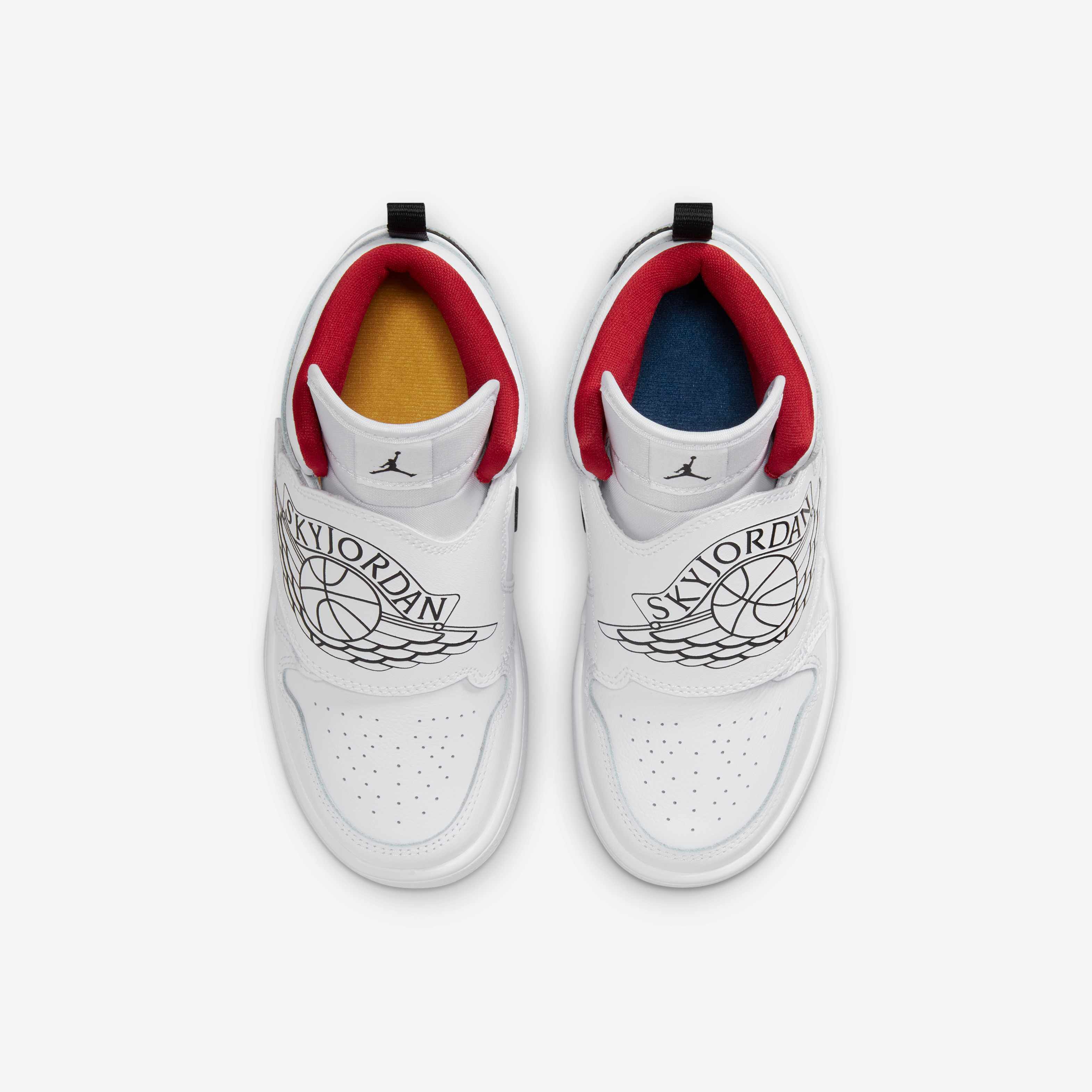 Sky Jordan 1 image number 3