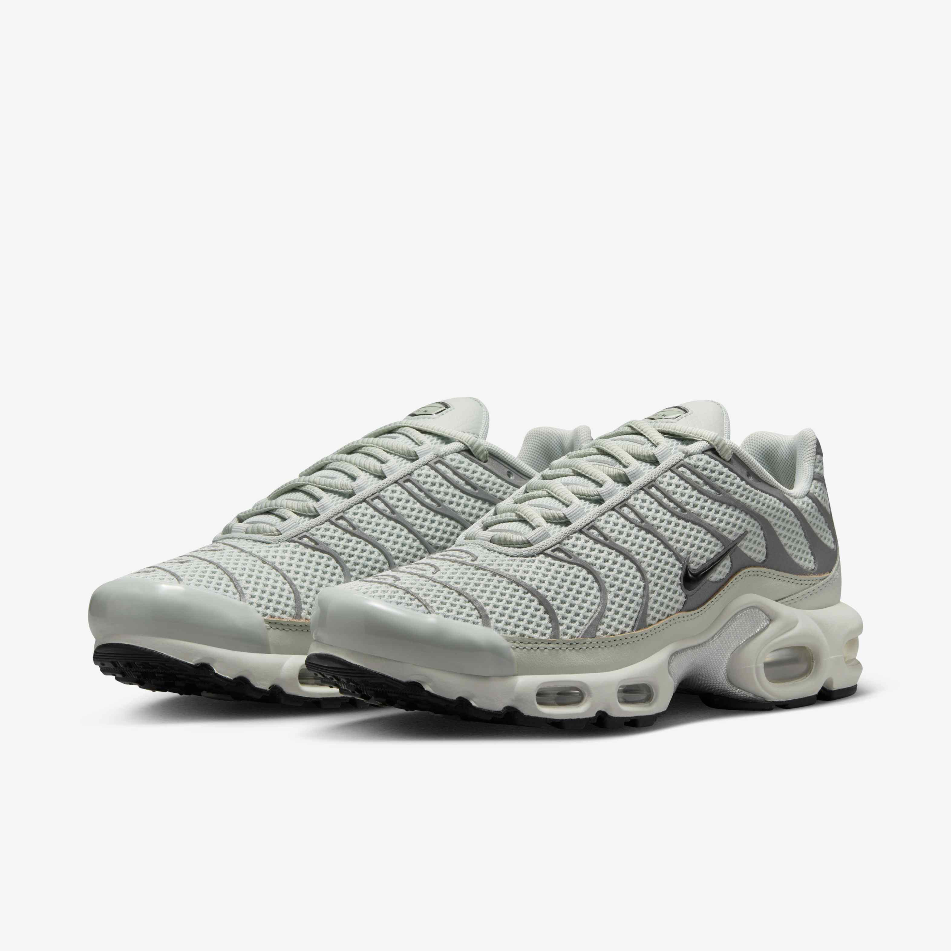 Nike Air Max Plus image number 5