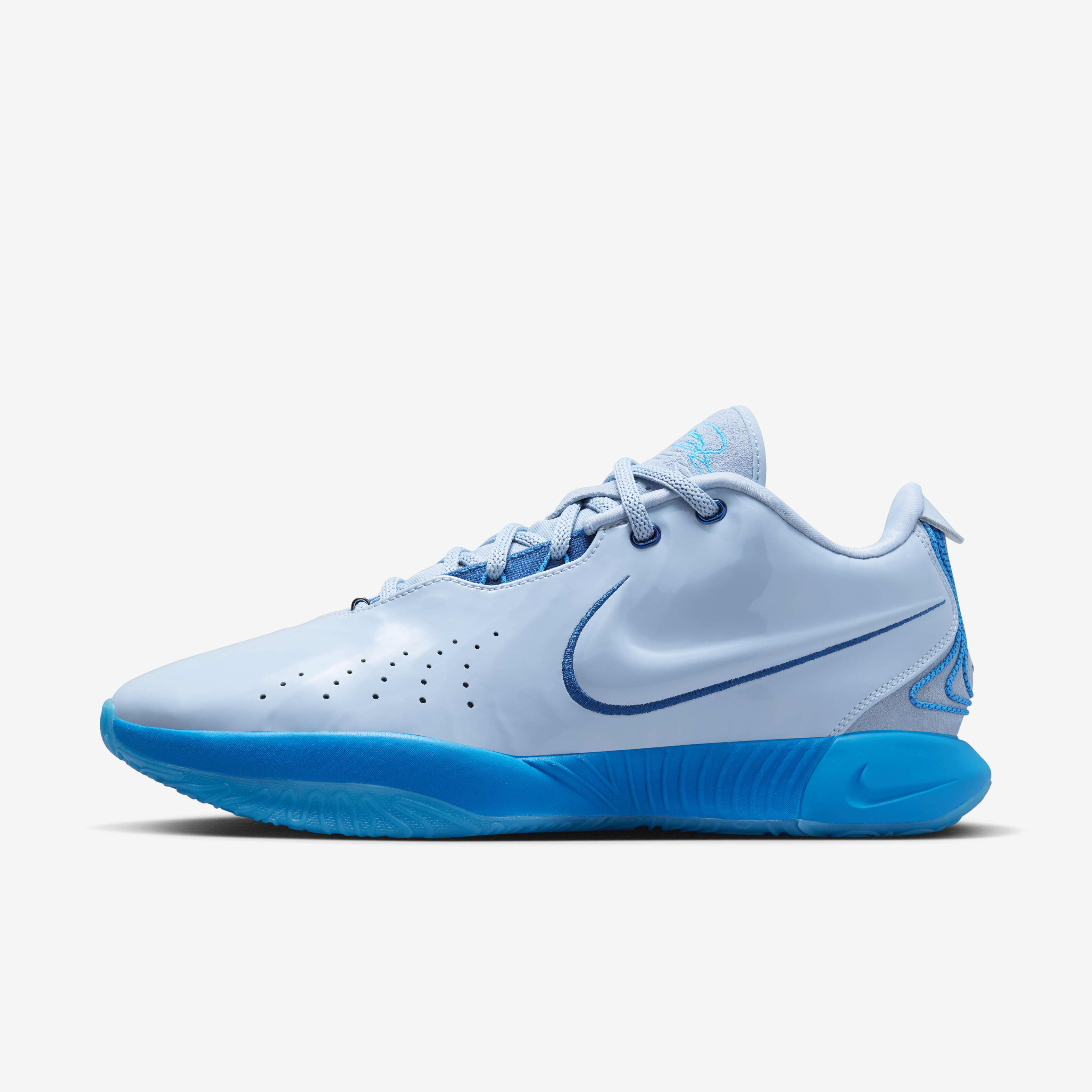 Nike basketball shoe explodes clearance