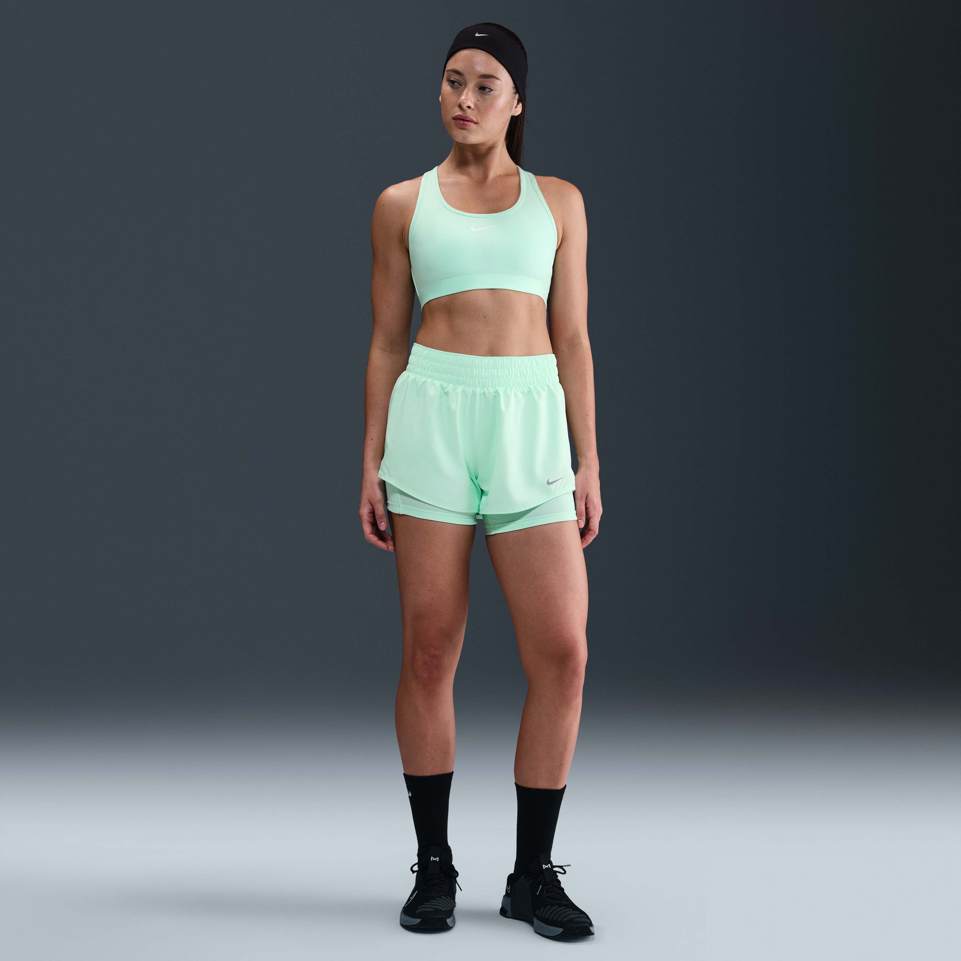 Nike Swoosh Medium-Support image number 3