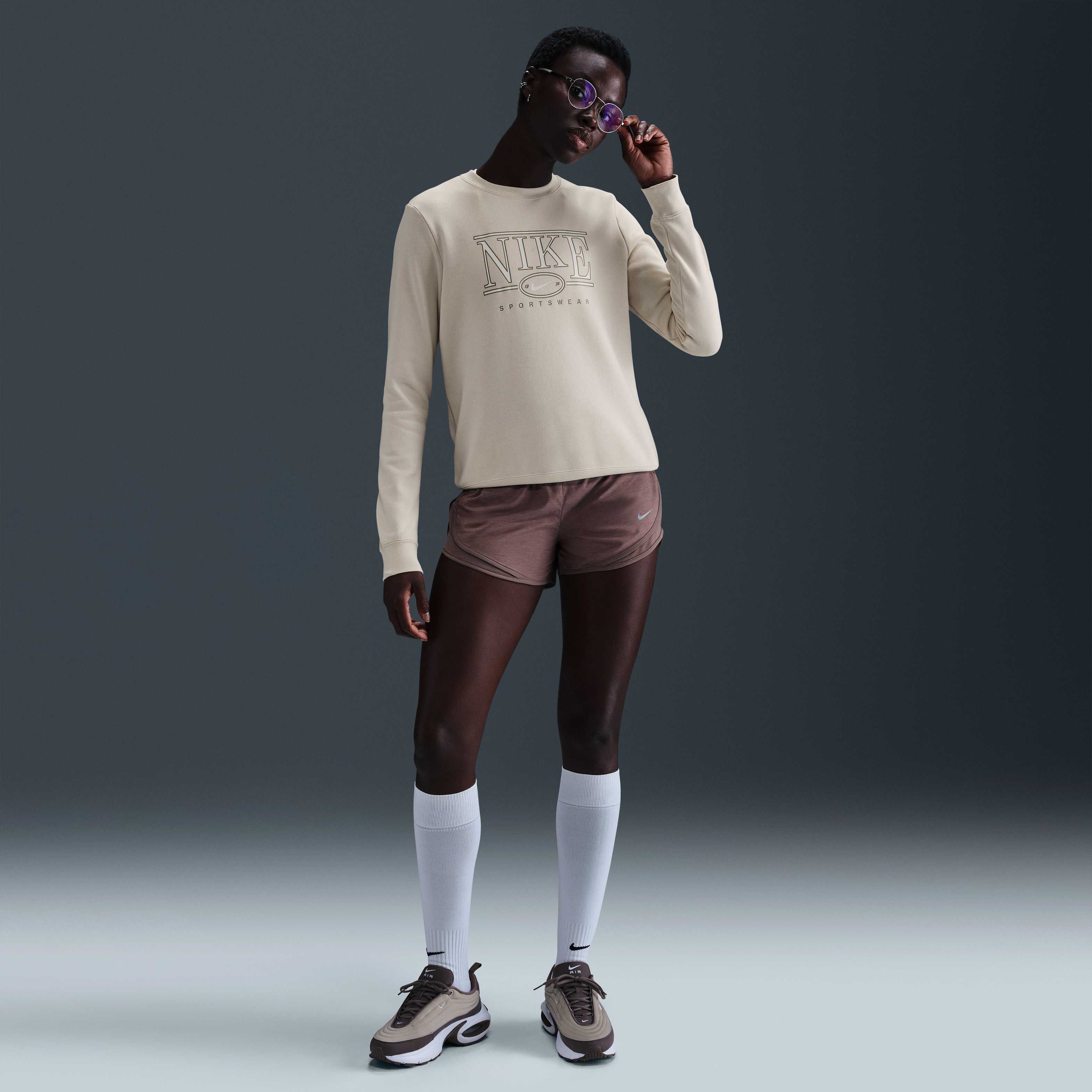 نايكي سبورتسوير كلوب فليس image number 3