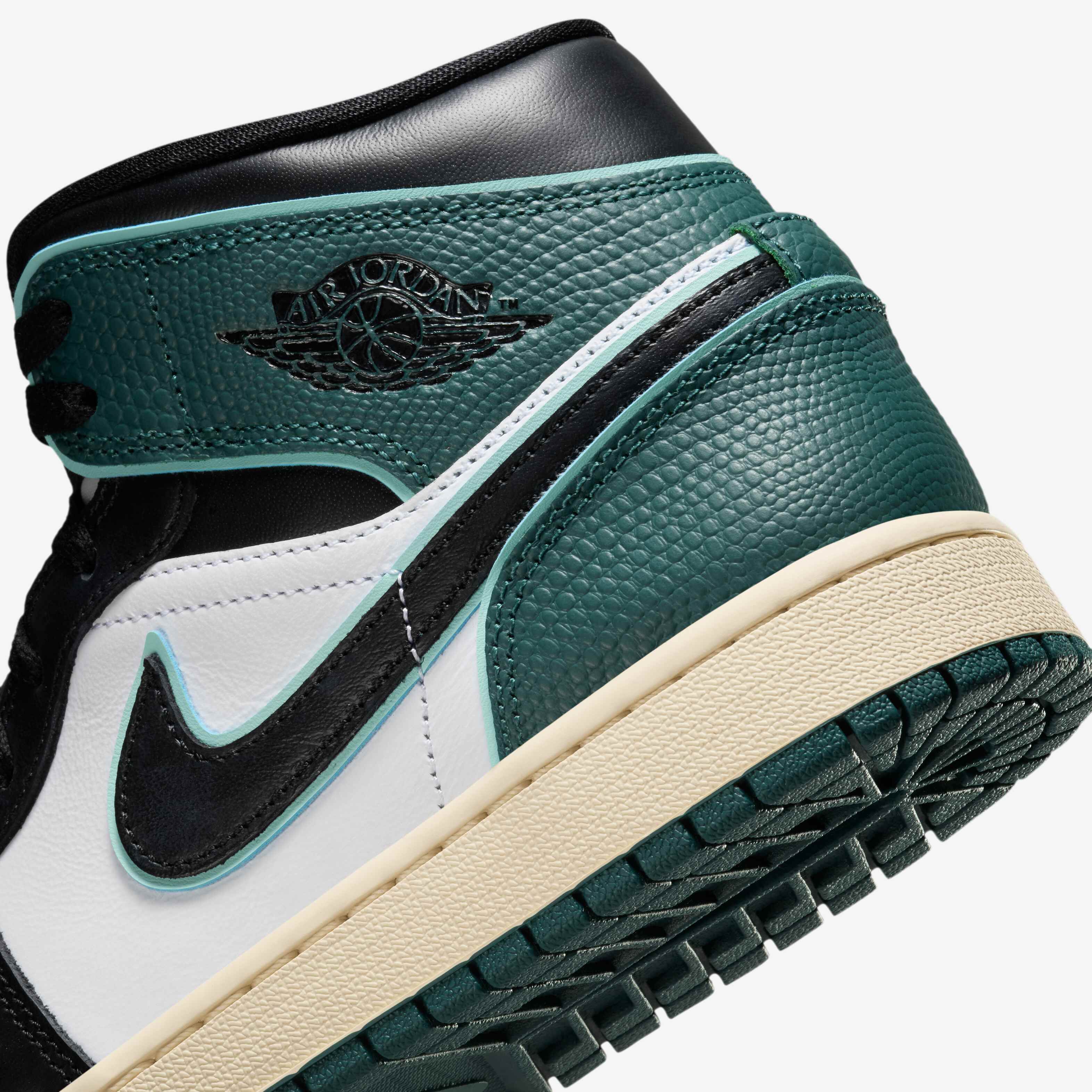 Air Jordan 1 Mid SE image number 7