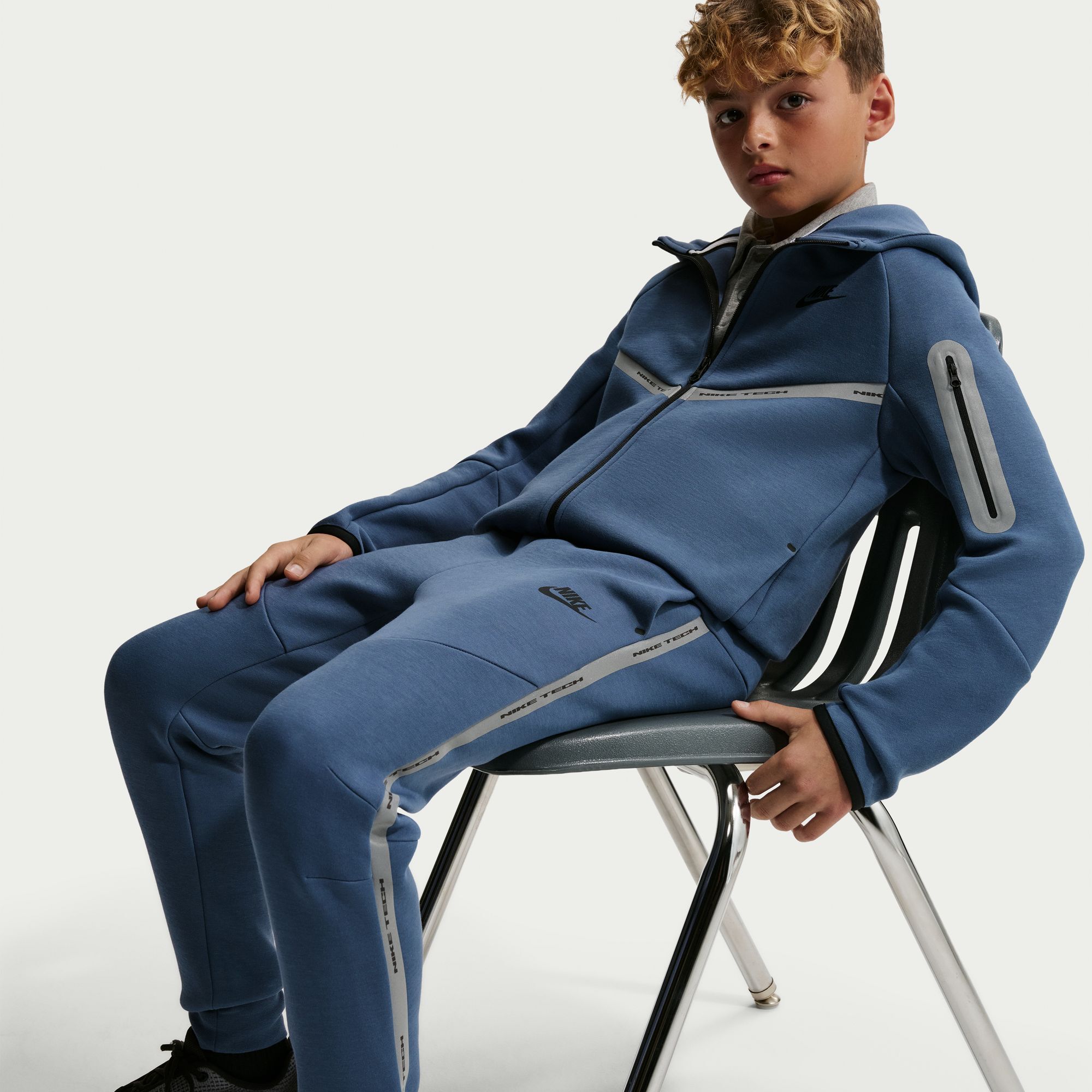 نايكي سبورتسوير تك فليس image number 4
