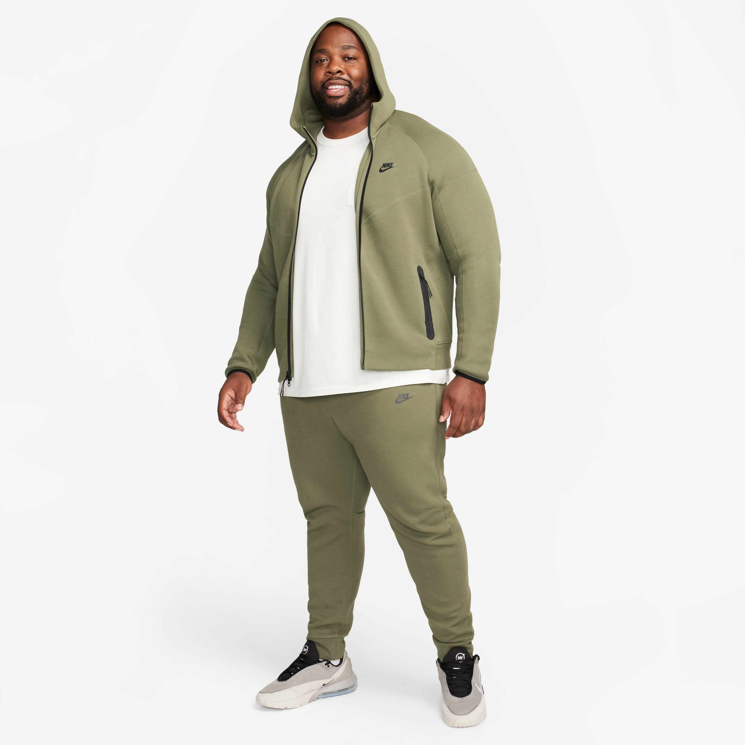 Nike Sportswear Tech Fleece image number 18