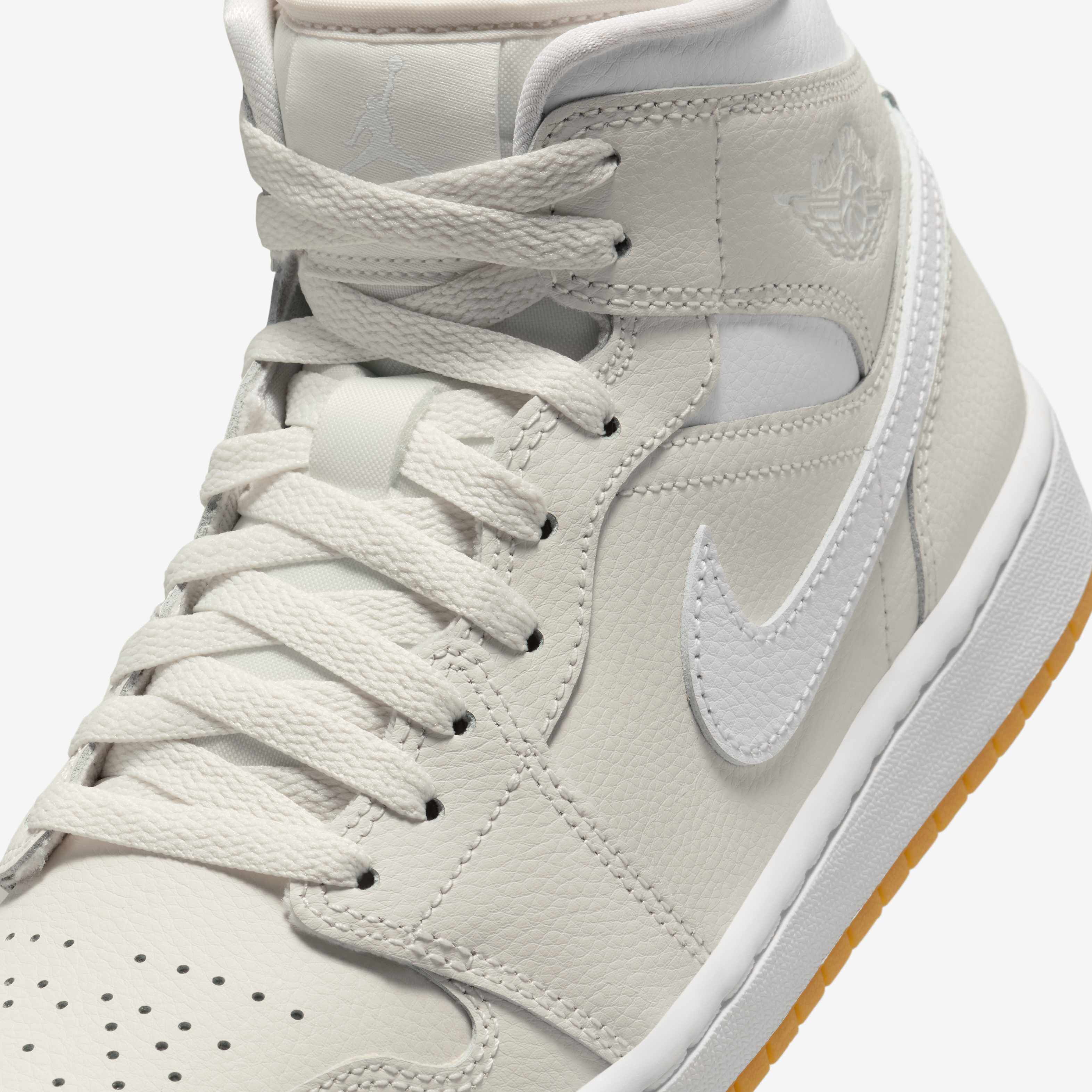 حذاء اير جوردن 1 ميد image number 6