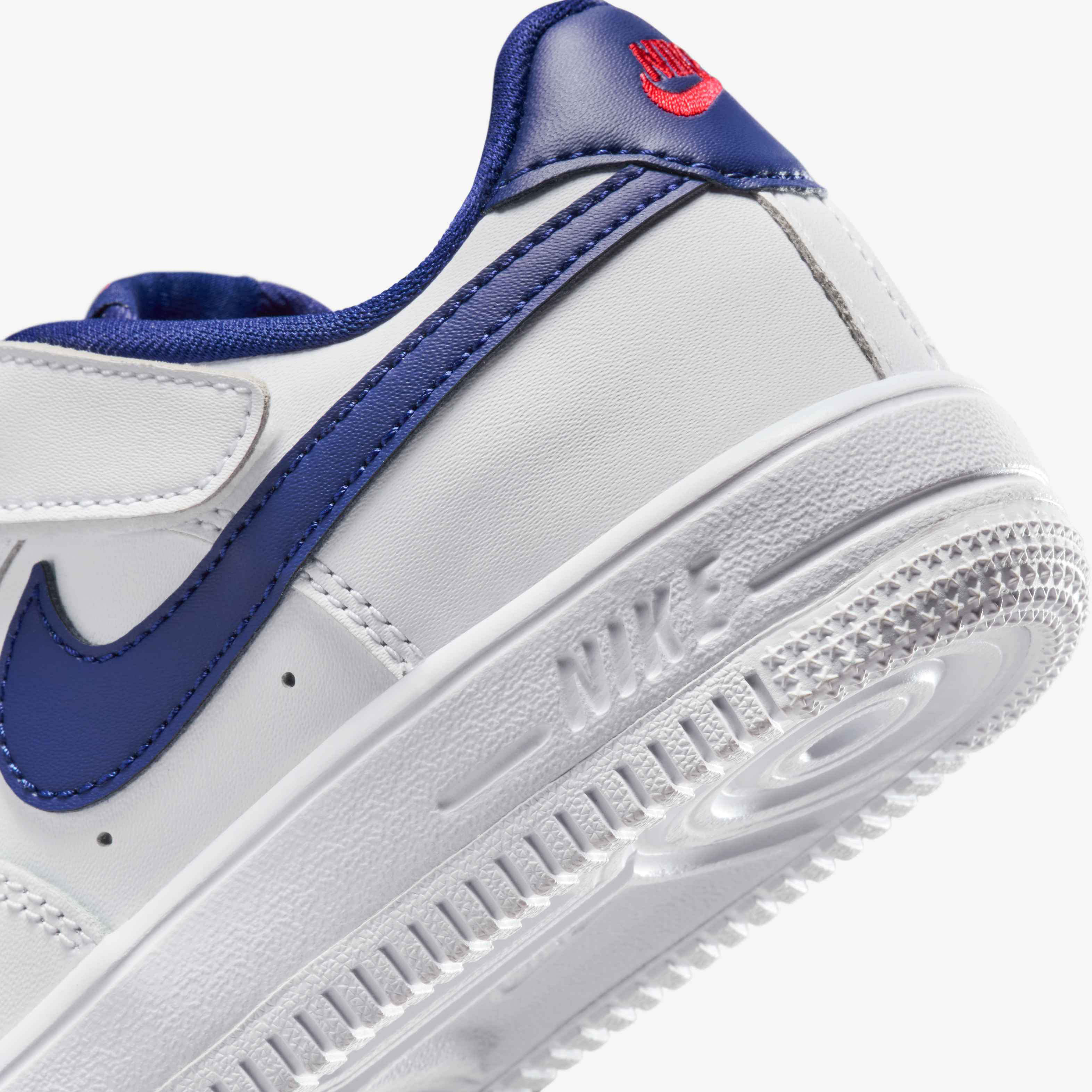 Nike Force 1 Low EasyOn image number 7