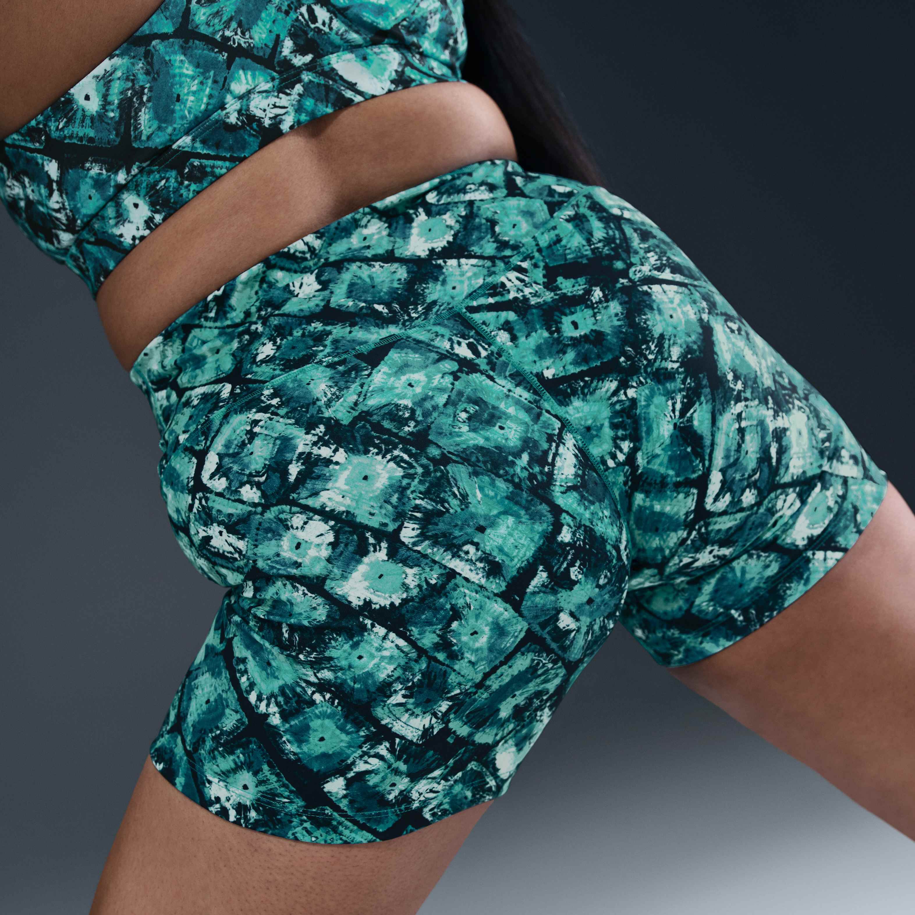 نايكي ويمنز ارتيست كوليكشن image number 7