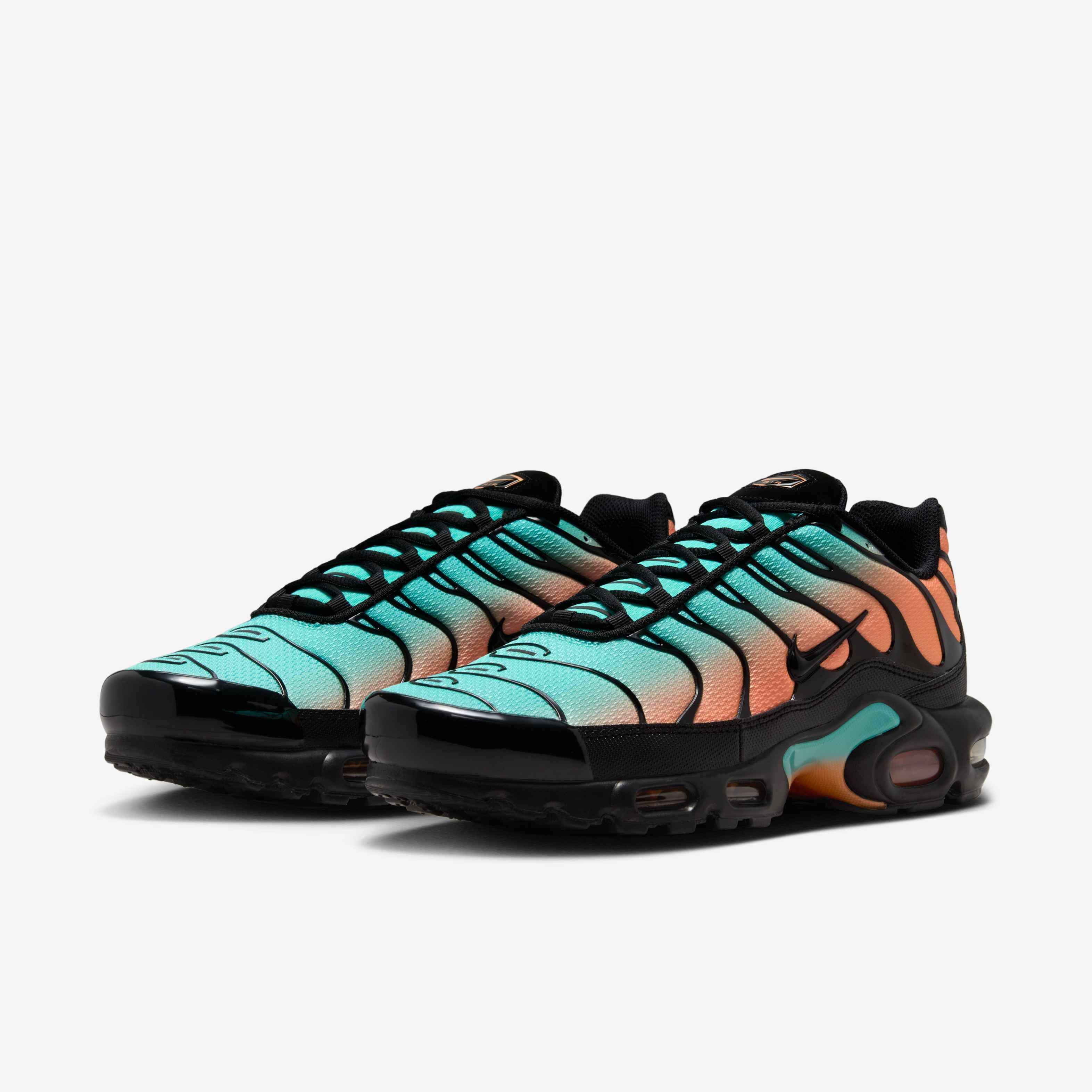 Nike Air Max Plus image number 4
