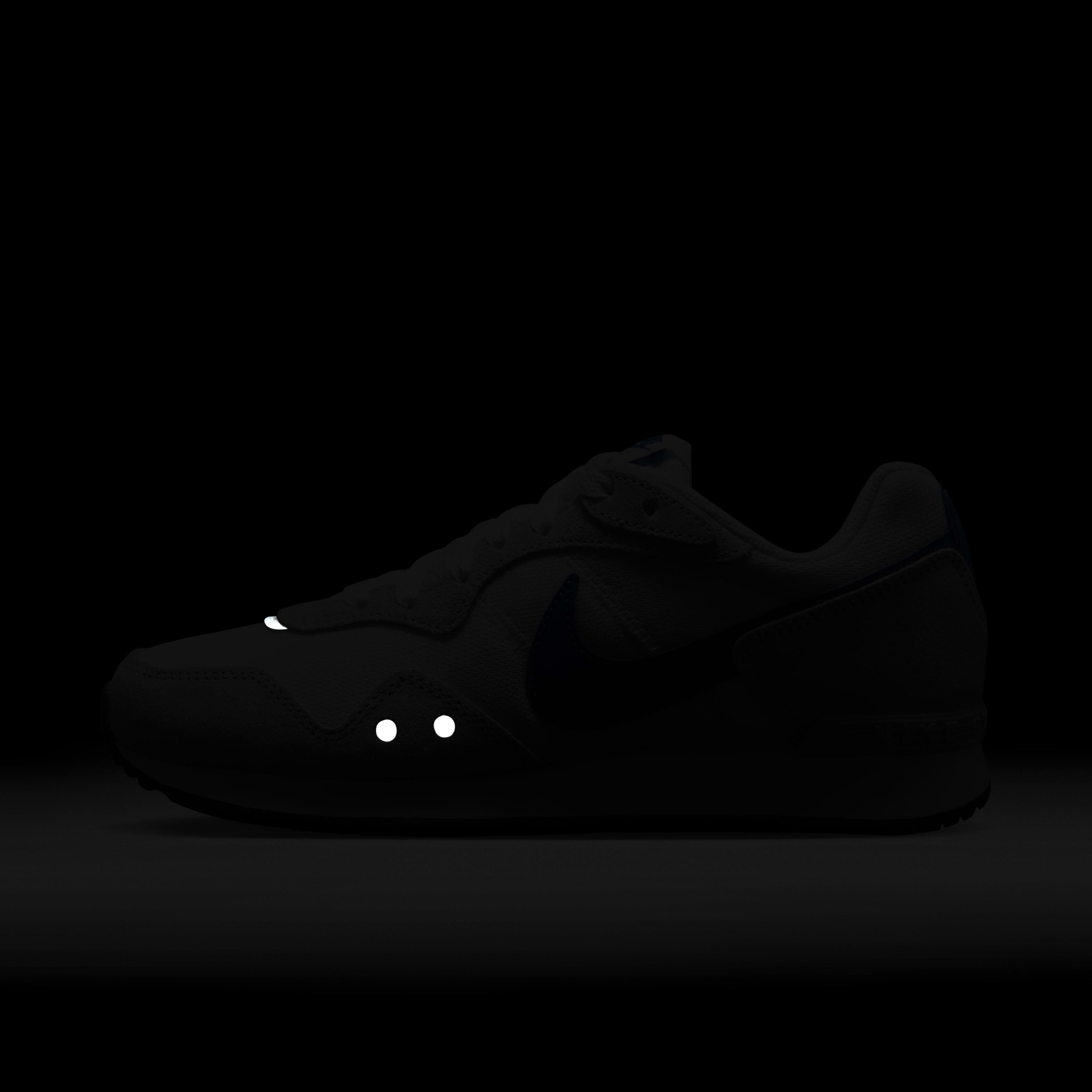 Nike Venture Runner image number 10