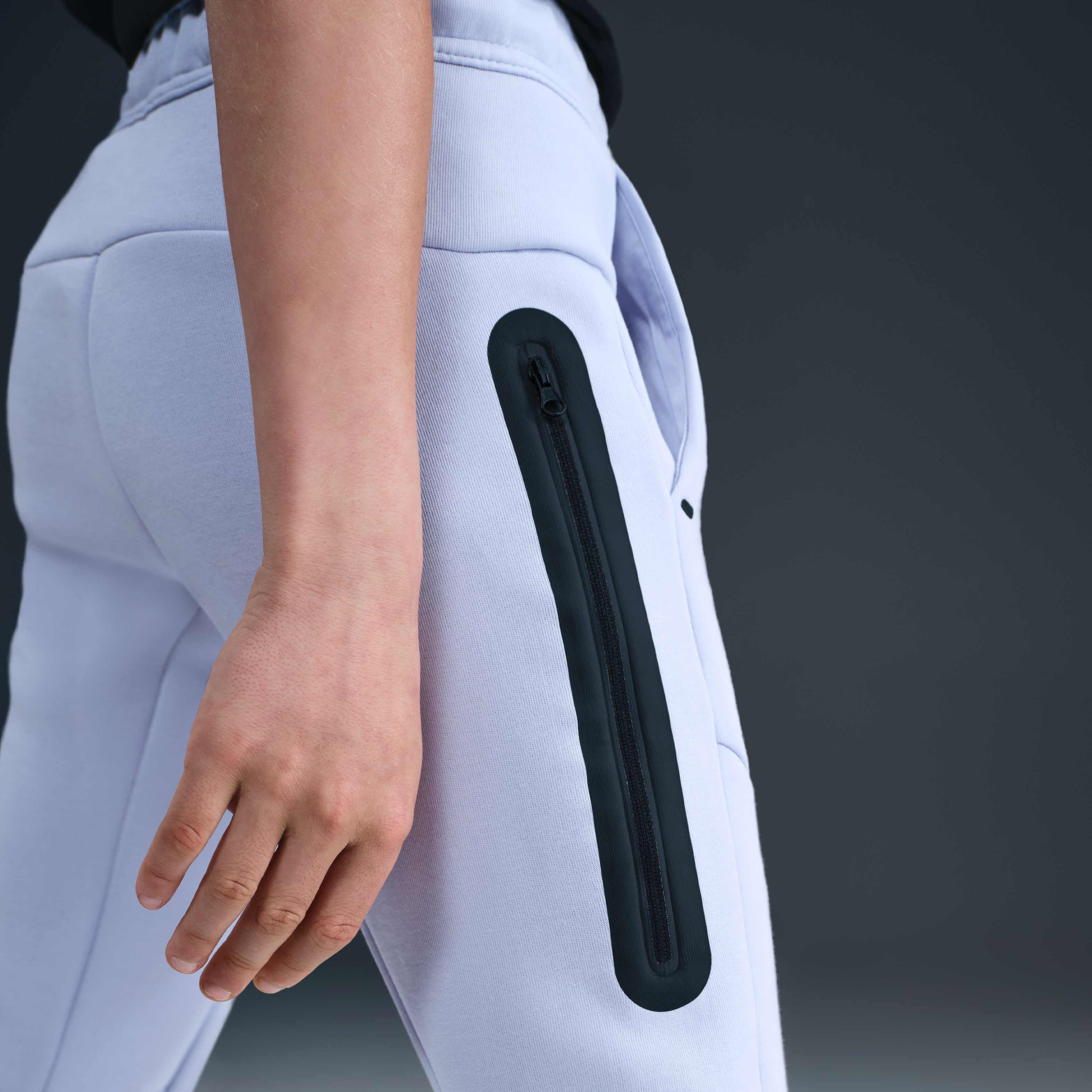 Nike Sportswear Tech Fleece image number 2