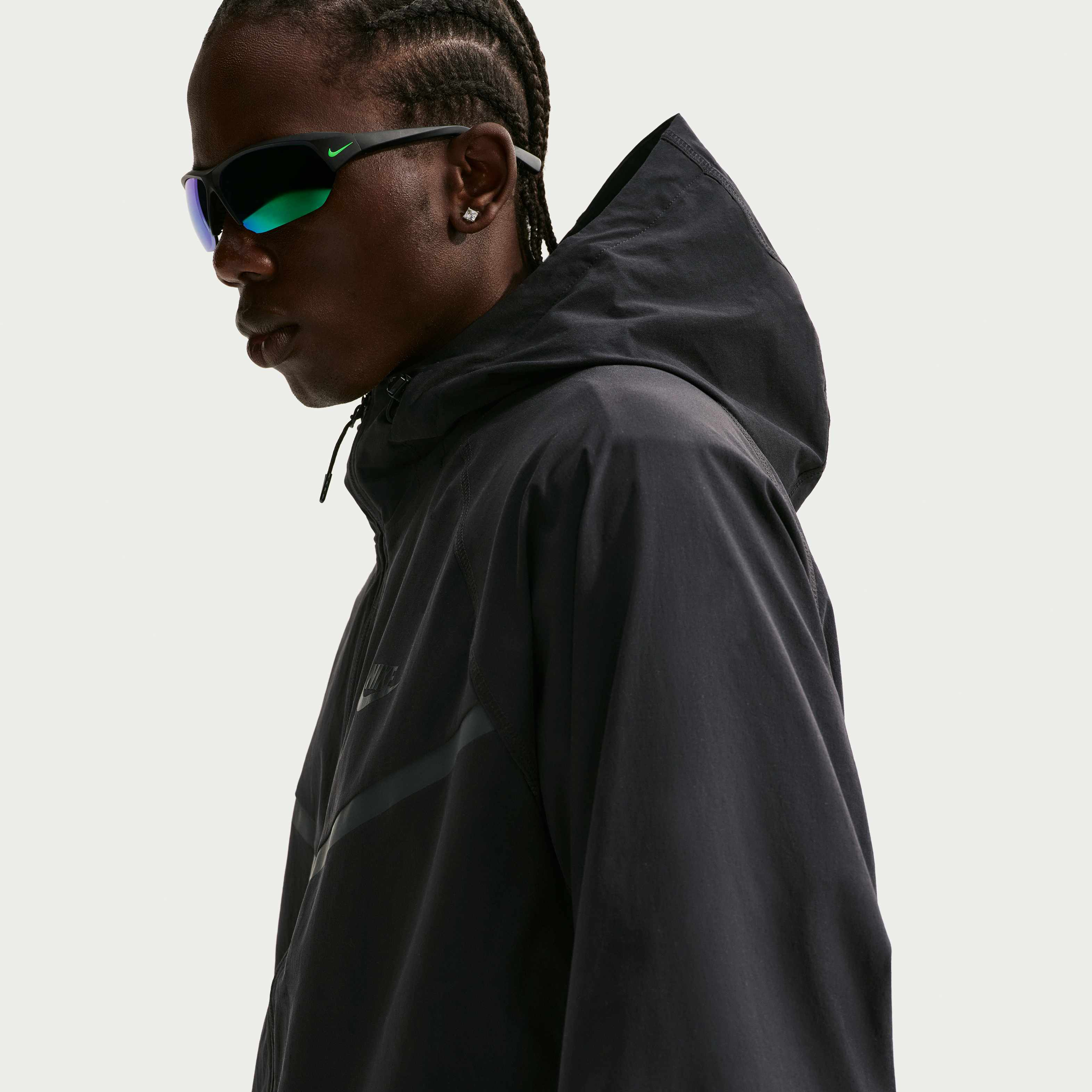 نايكي تك ويندرانر image number 2