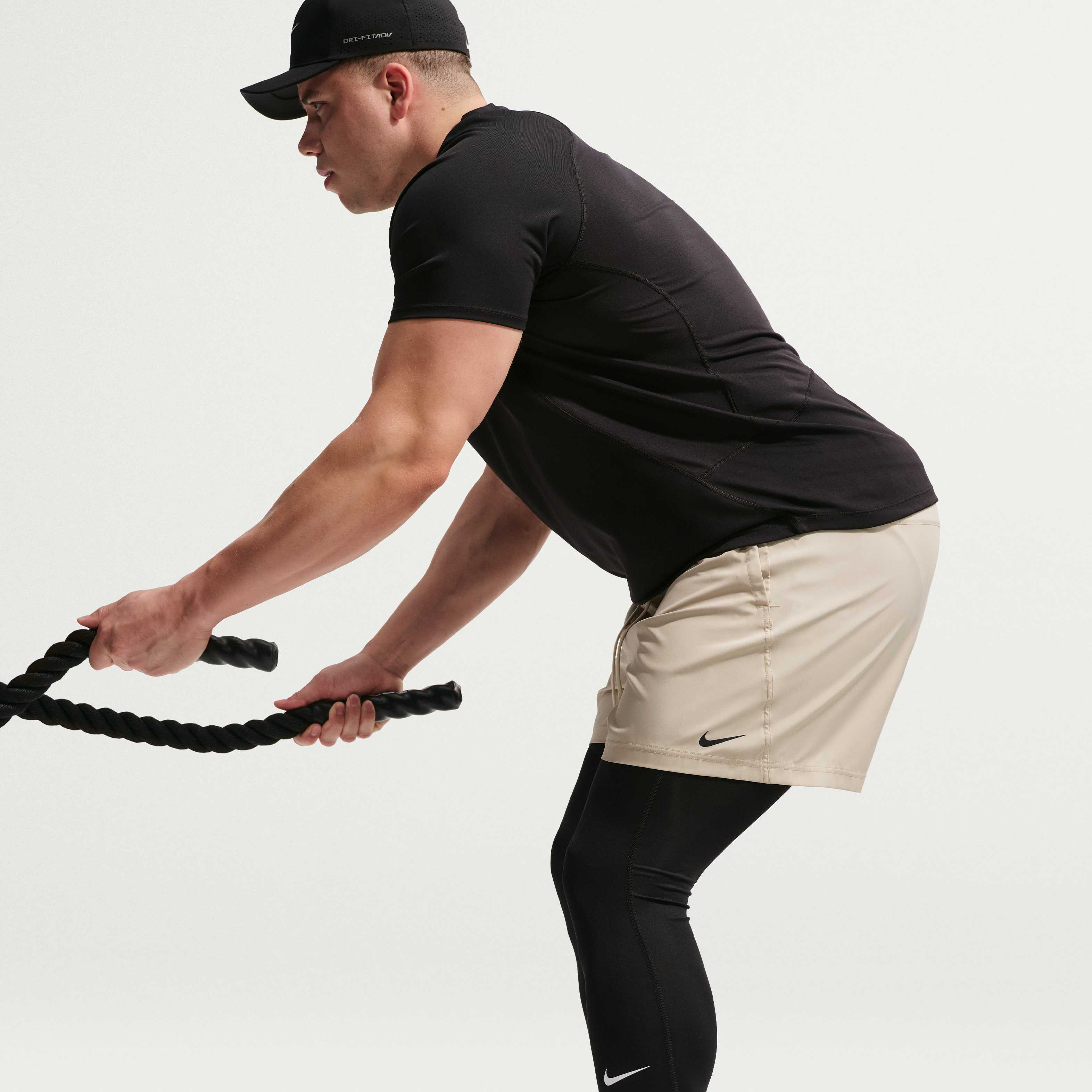 Nike Pro image number 9