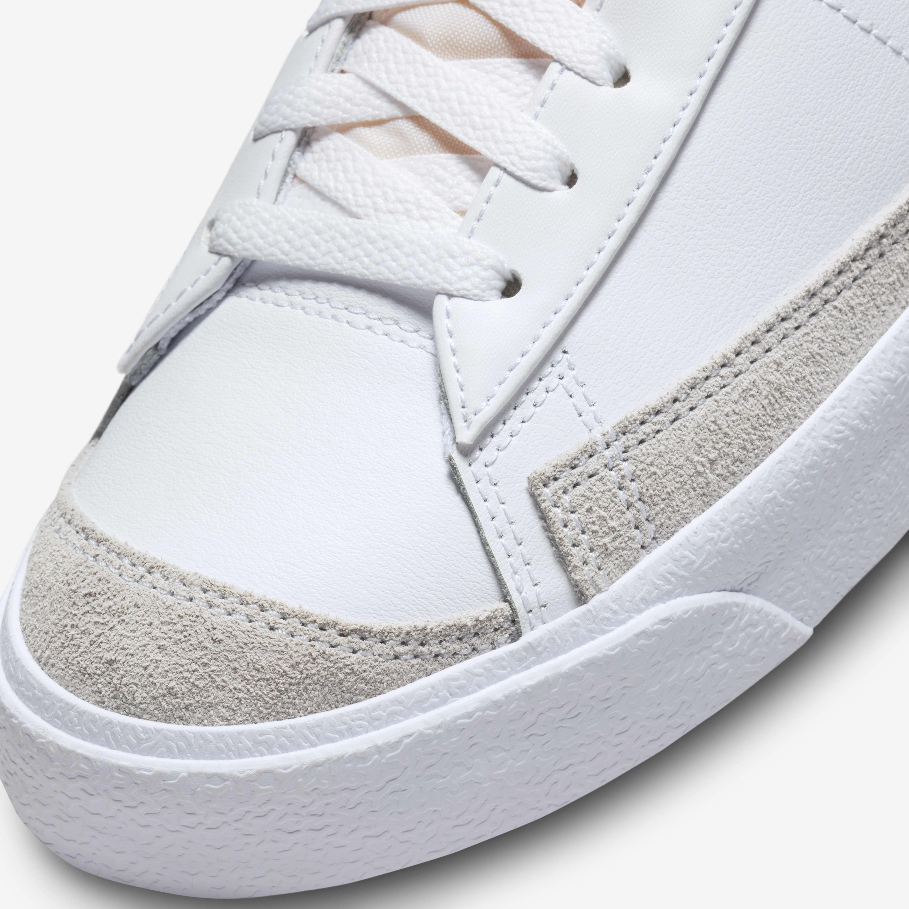 Nike Blazer Mid '77 image number 6