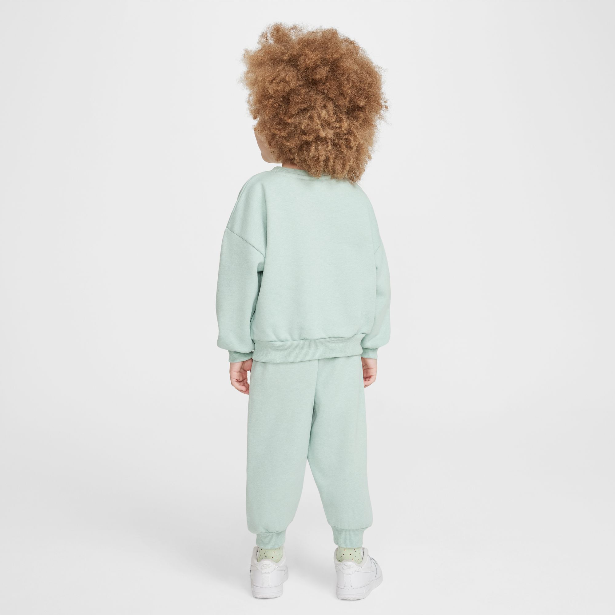 Nike Essentials image number 4