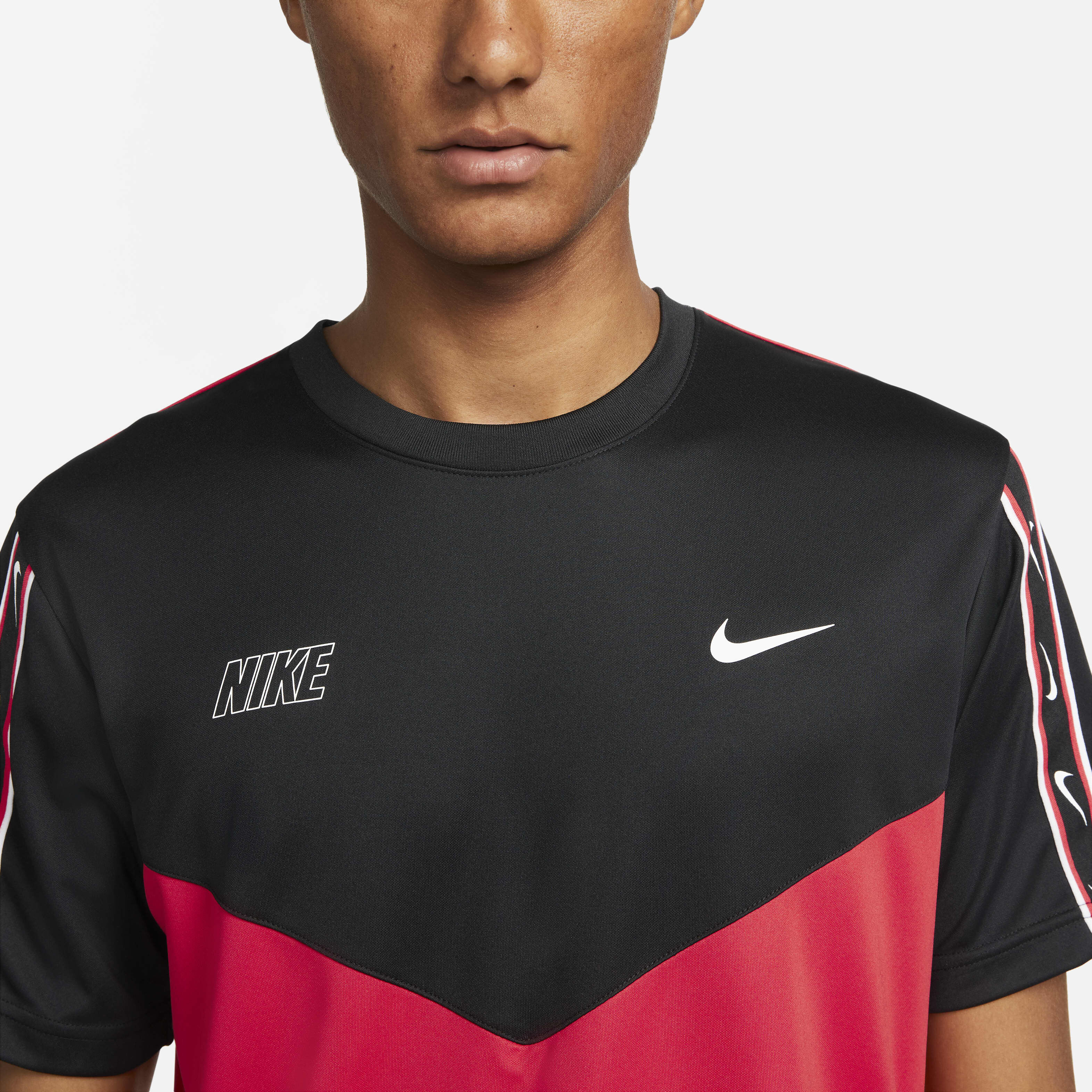 Nike Sportswear Repeat image number 2