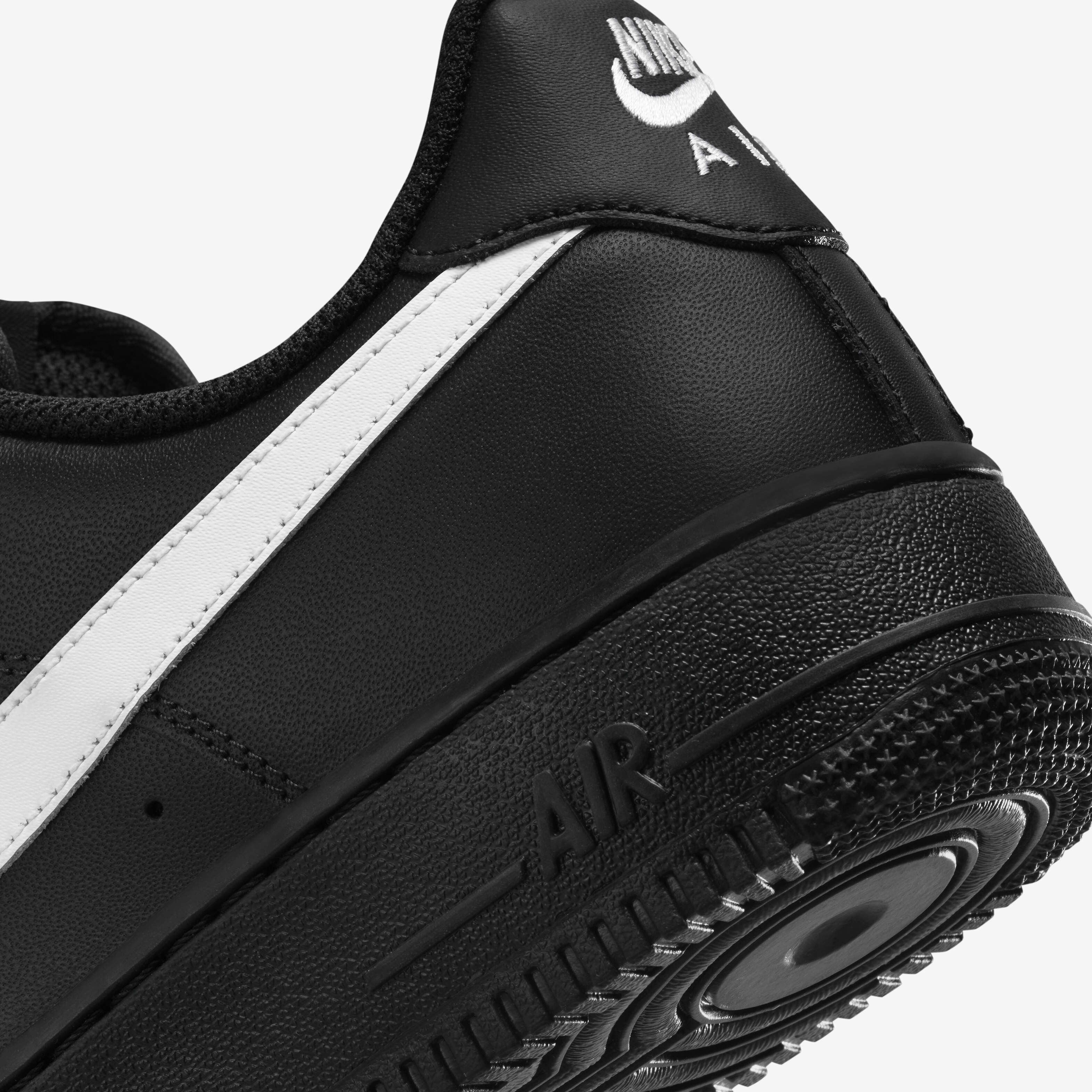Nike air force 1 7 premium black white top