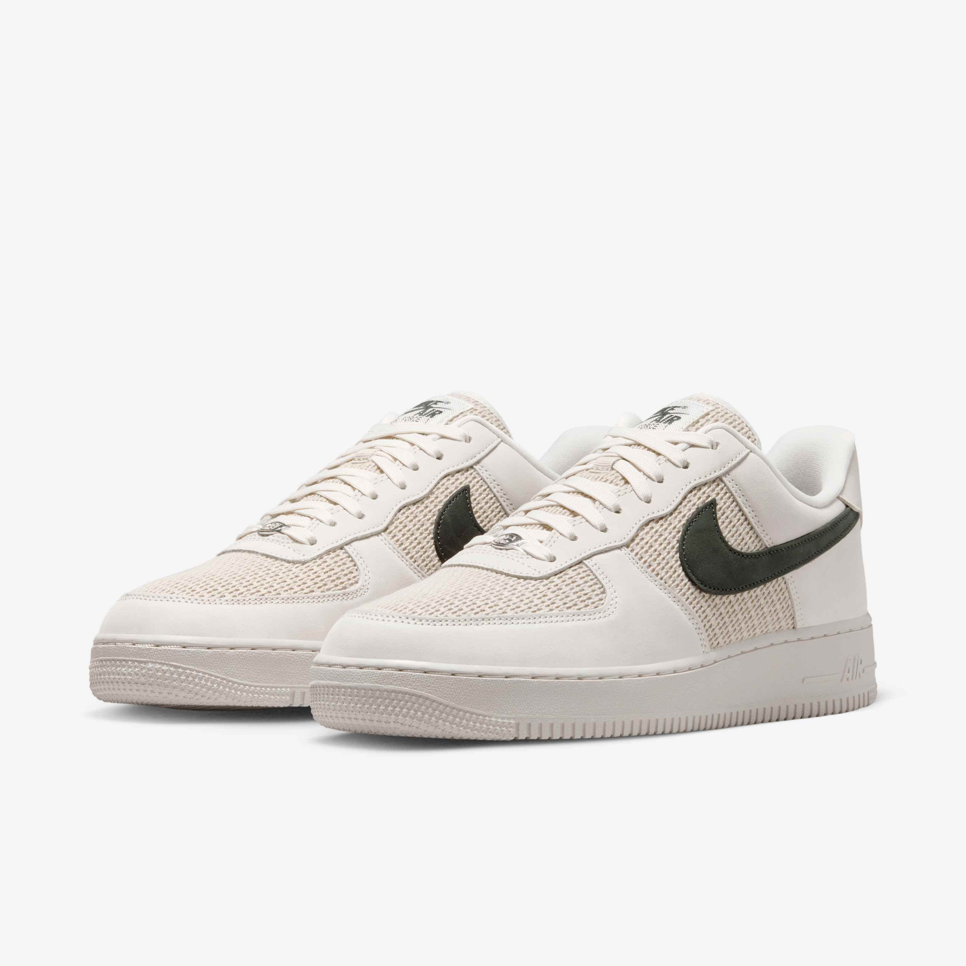 Nike Air Force 1 '07 LV8 image number 4