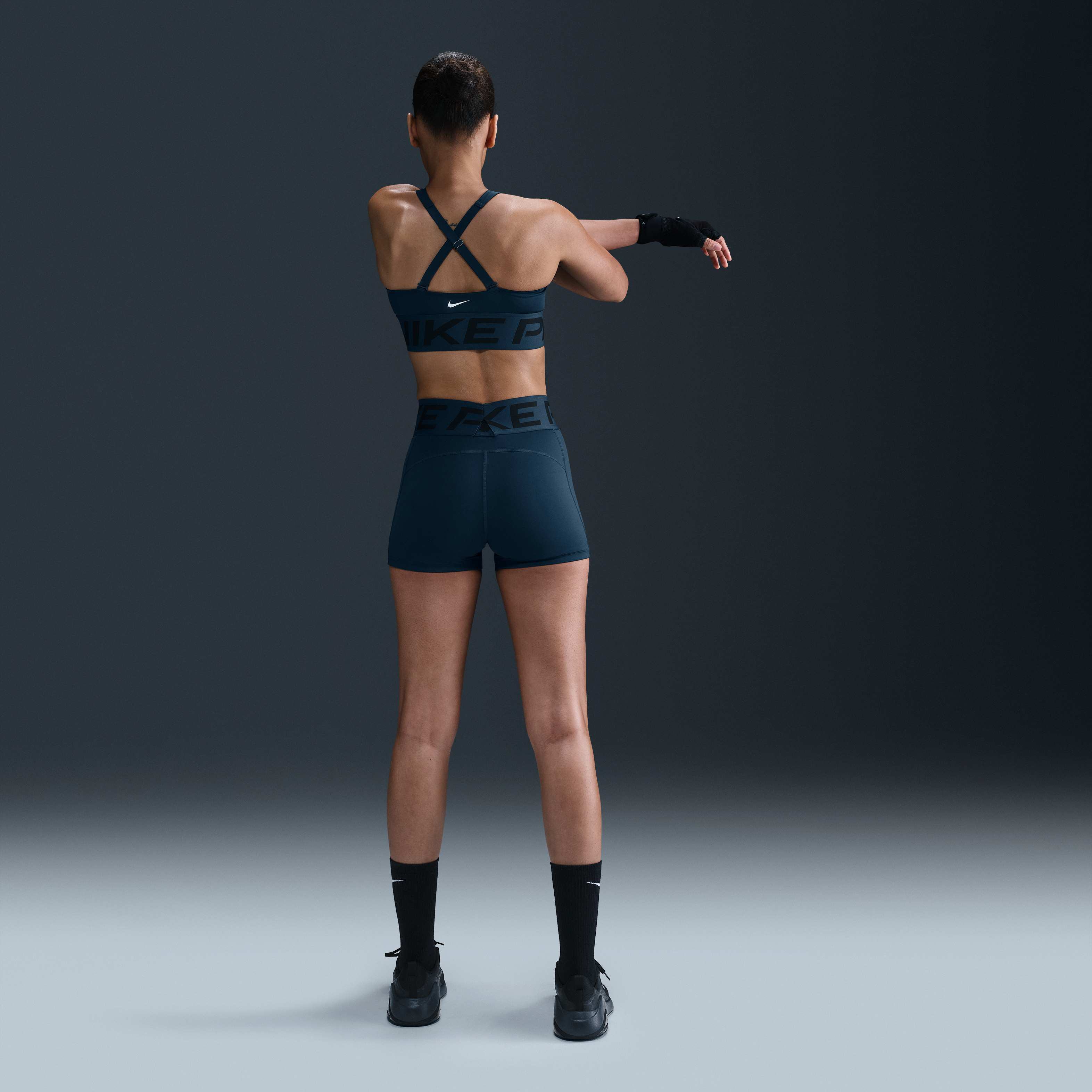 Nike Pro Sculpt image number 3