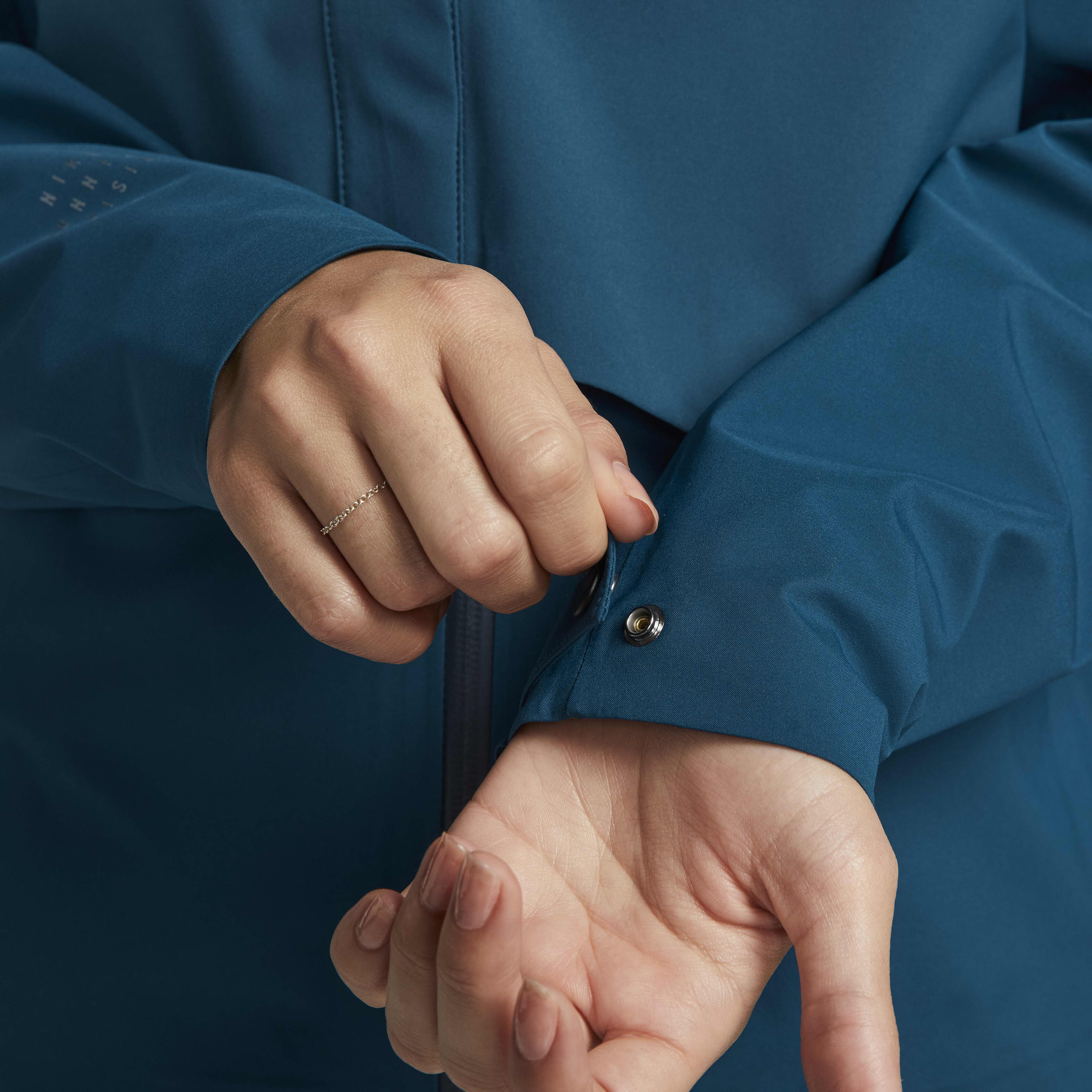 Nike Storm-FIT Run Division image number 5