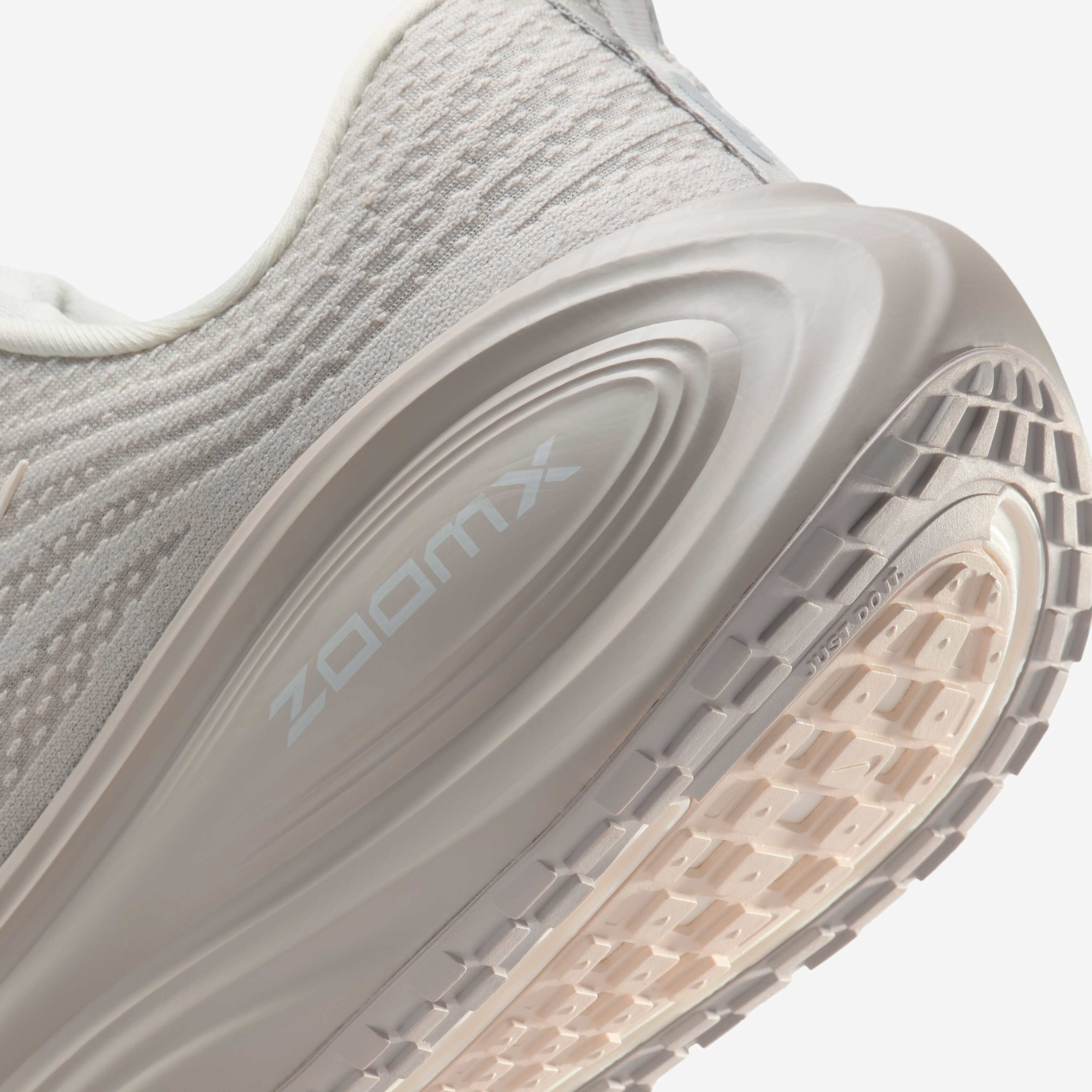 Nike Vomero Plus image number 7