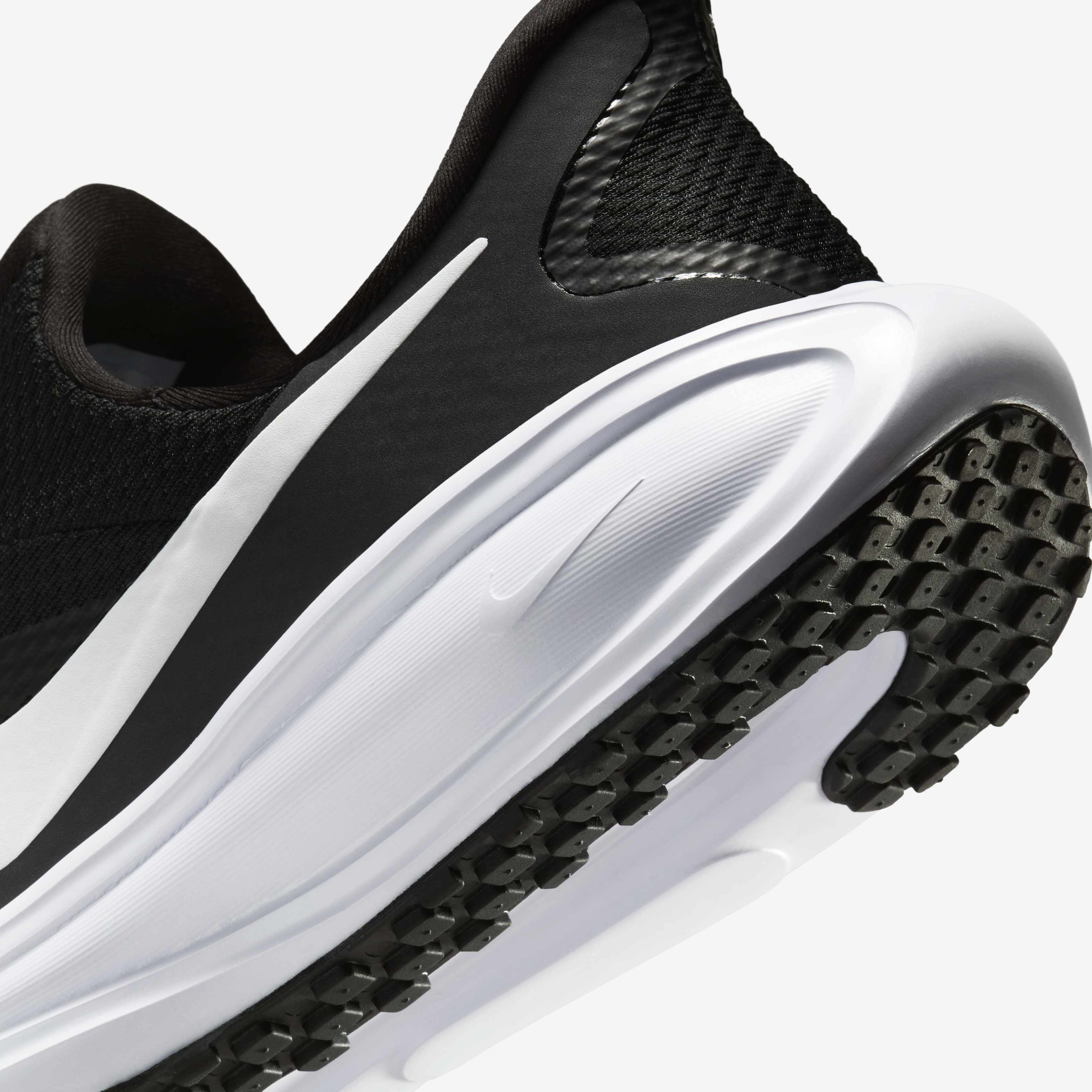 Nike Revolution 8 EasyOn image number 7